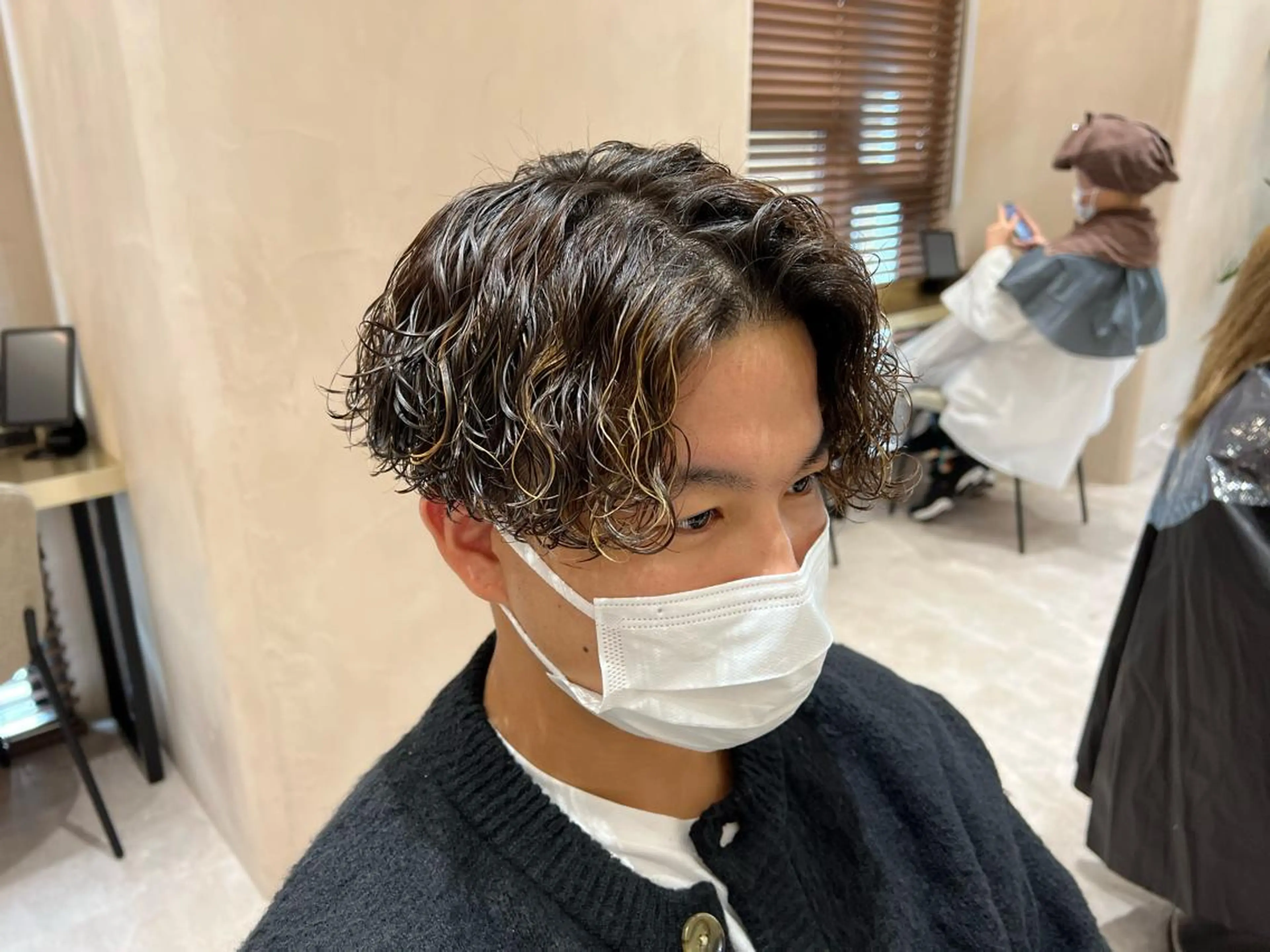 ショート パーマ メンズ カット パーマ トリートメント 波巻きスパイラルパー マ/シャドウパーマ駿のヘアスタイル