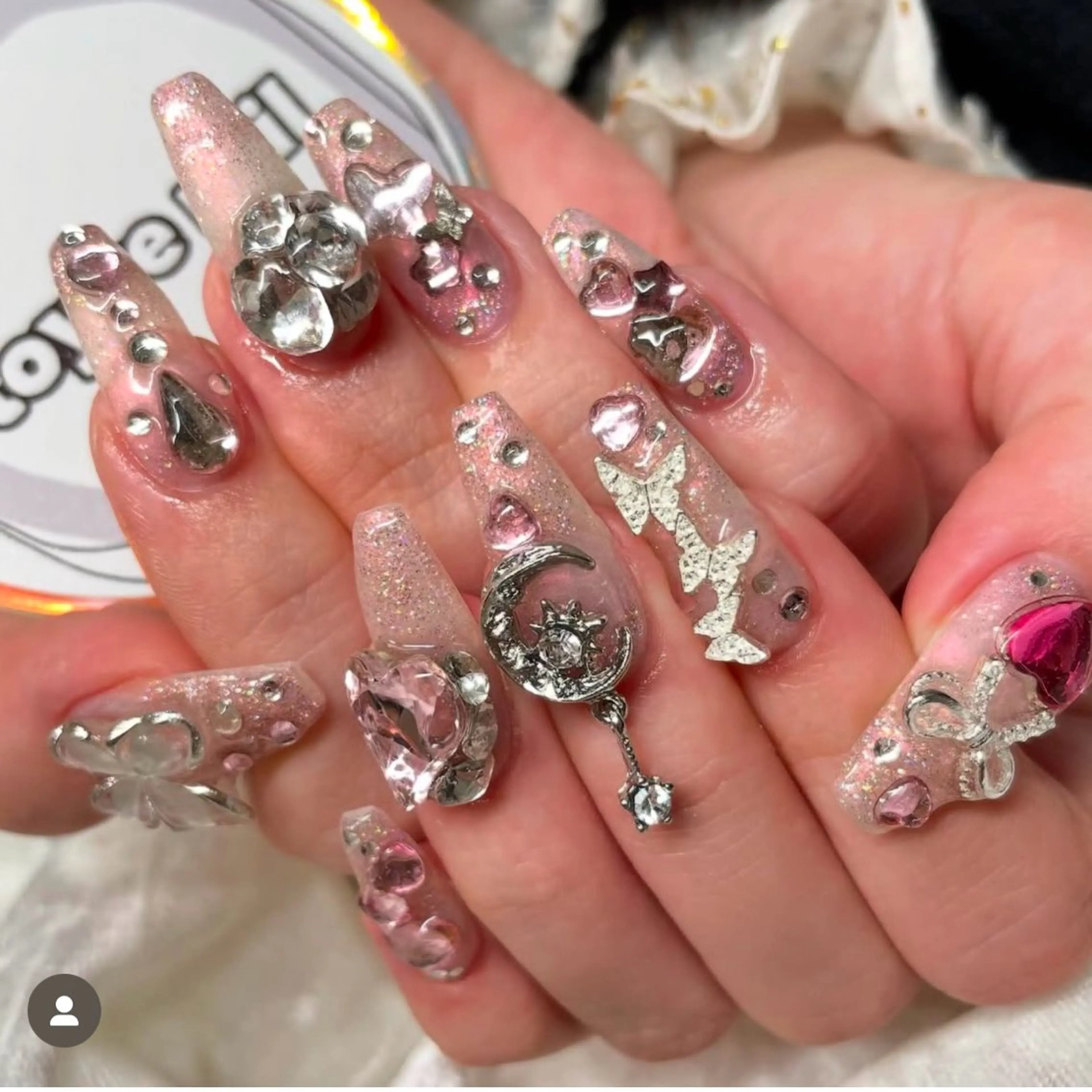 ネイル フレンチネイル ガーリー グラデーション ハート スカルプネイル toyvenail 🖤enaのネイルデザイン