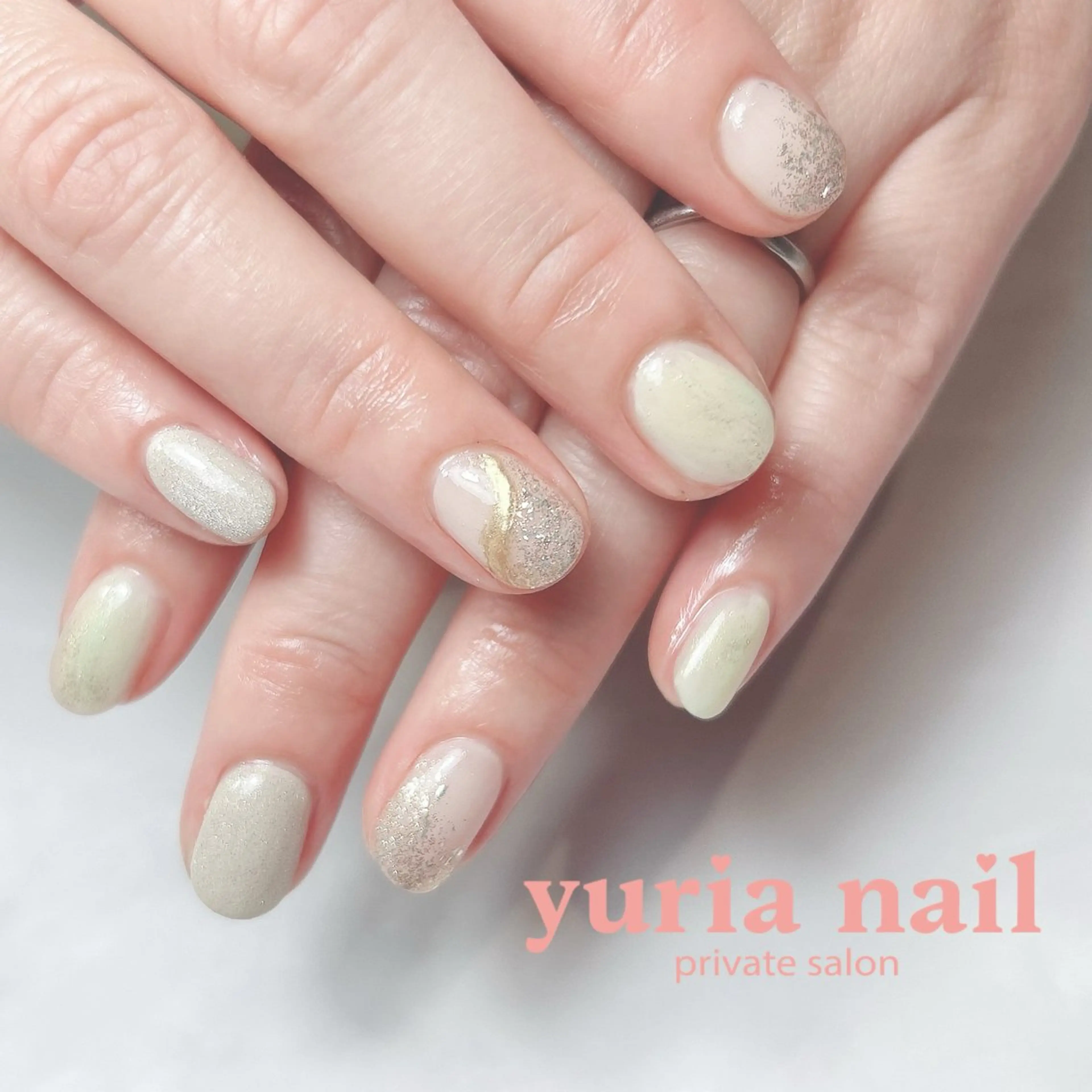 ネイル アートネイル ジェルネイル グリーン ニュアンスネイル 春ネイル ハンドネイル 小林 ゆりあのネイルデザイン