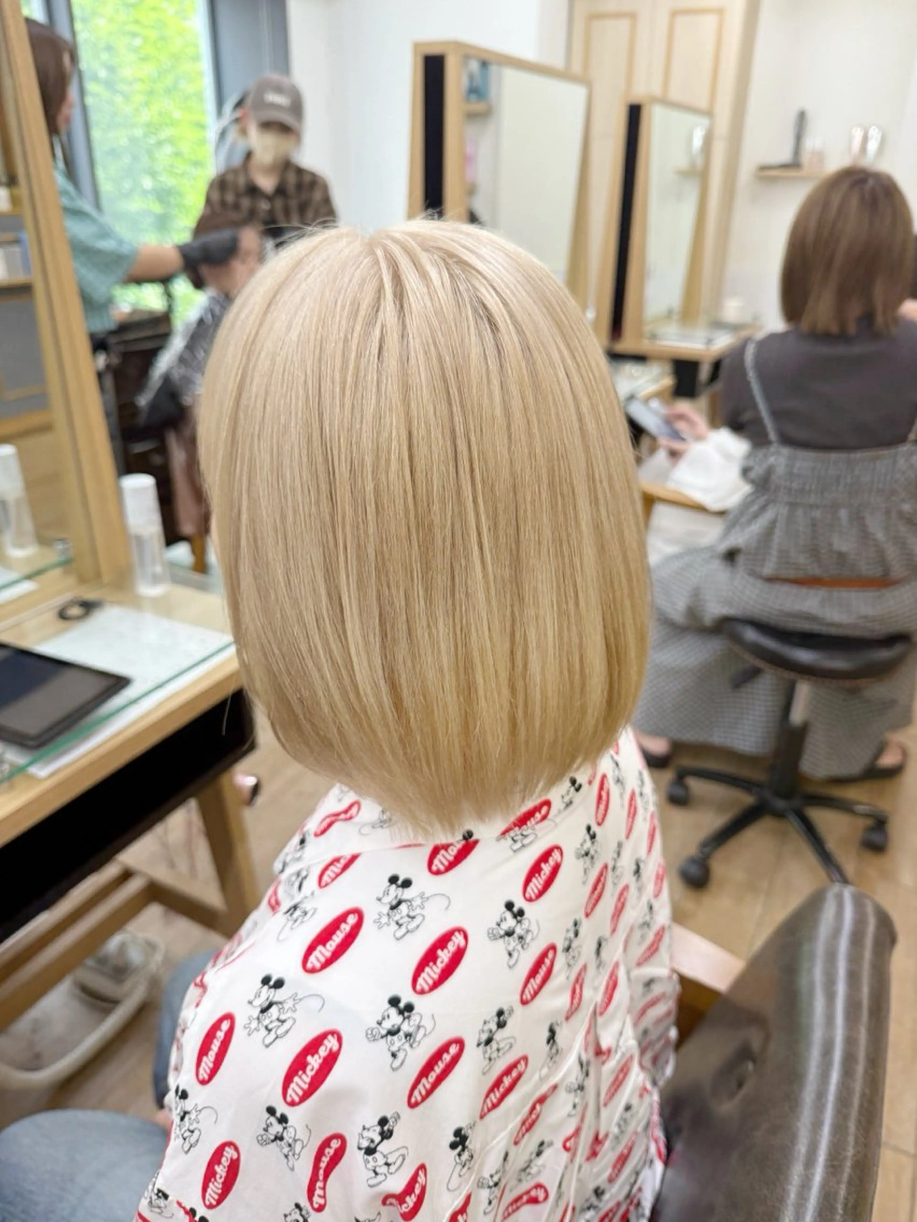 ミディアム カラー ブリーチ 抜きっぱなしブロンド ハイトーンカラー ハイライト/ウルフ/ 💙鶴岡　愛💙のヘアスタイル