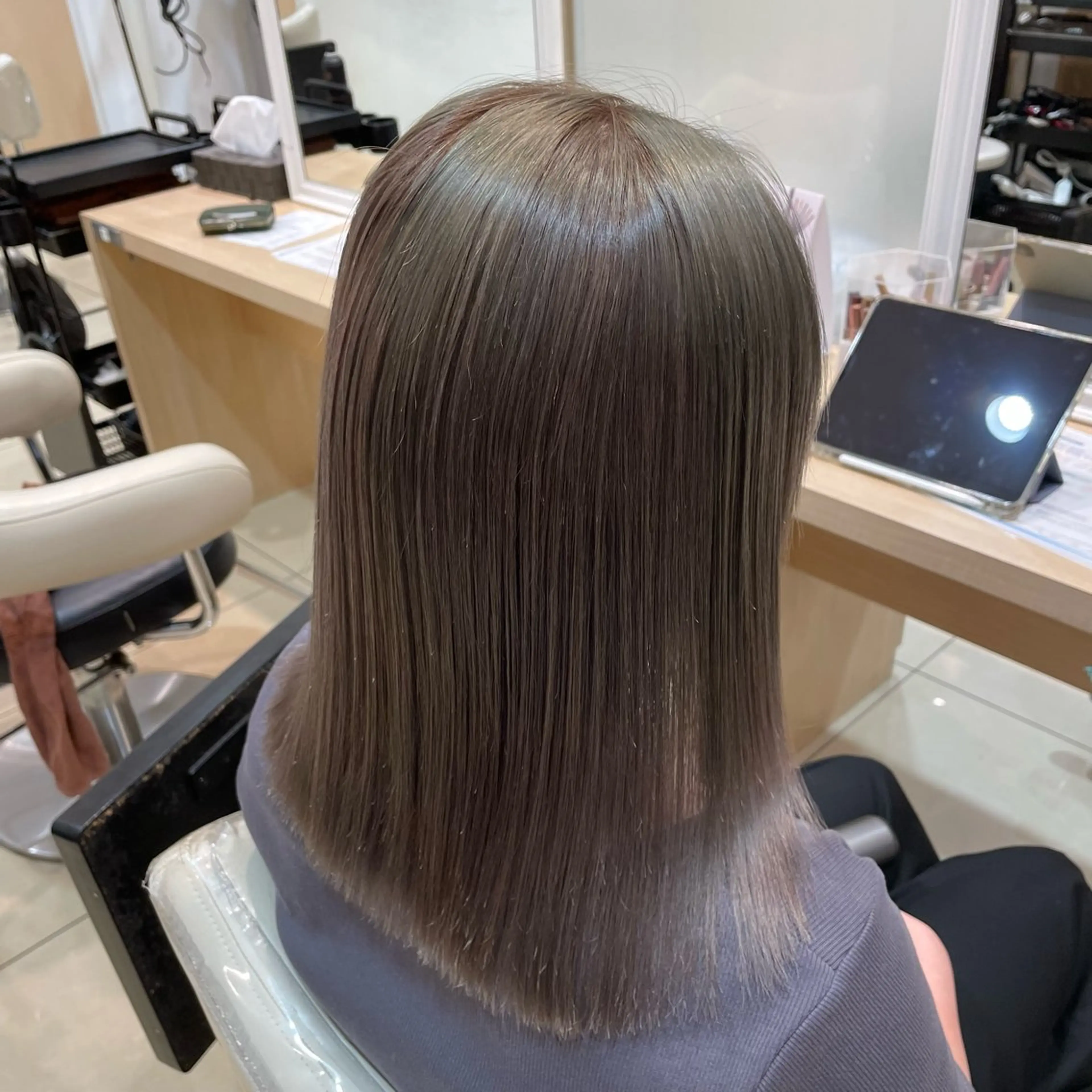 ミディアム カラー ブリーチ ヘアカラー 浦野 遥のヘアスタイル
