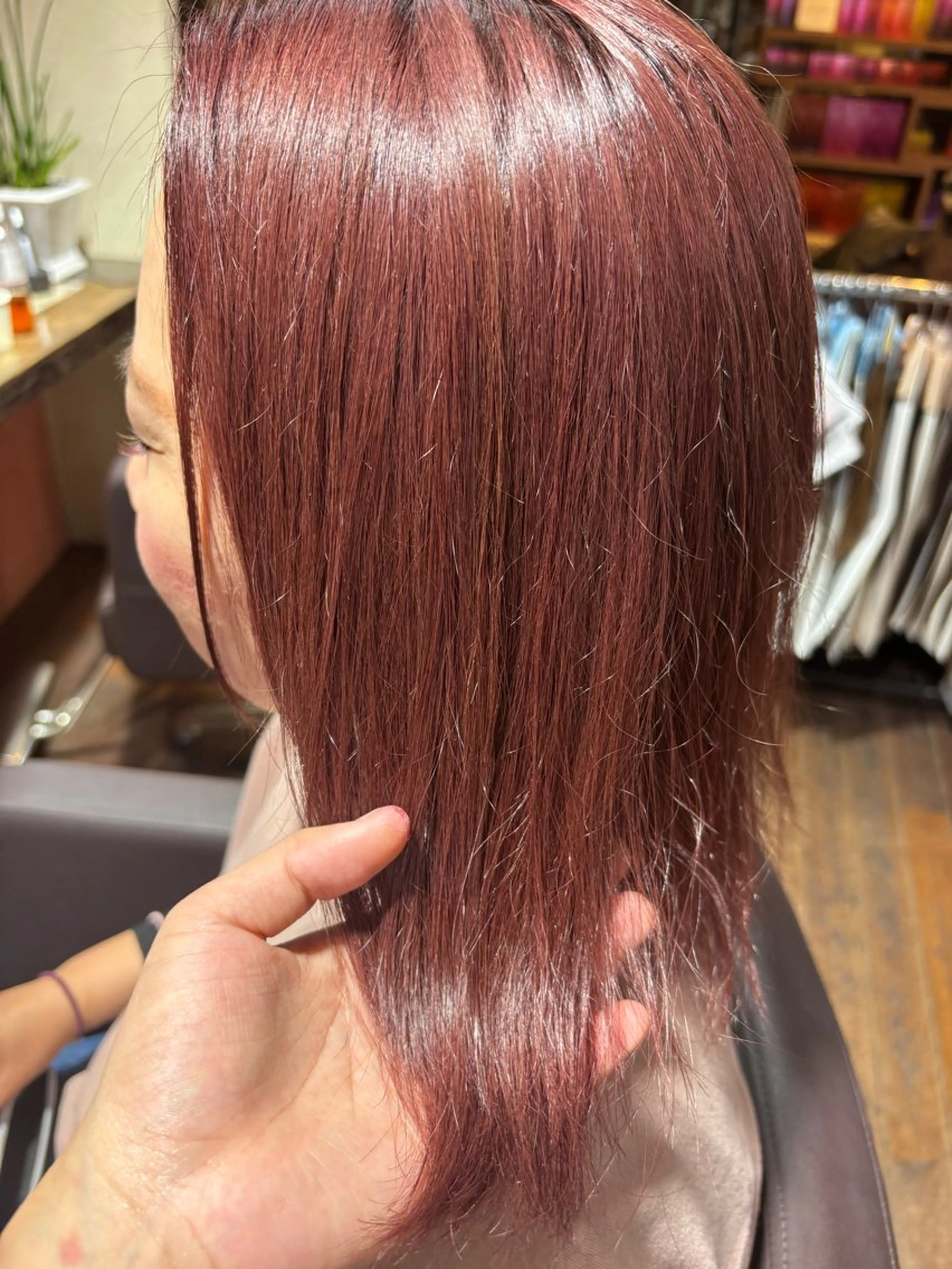 カラー ブリーチ レッドカラー 飯田 ほのかのヘアスタイル