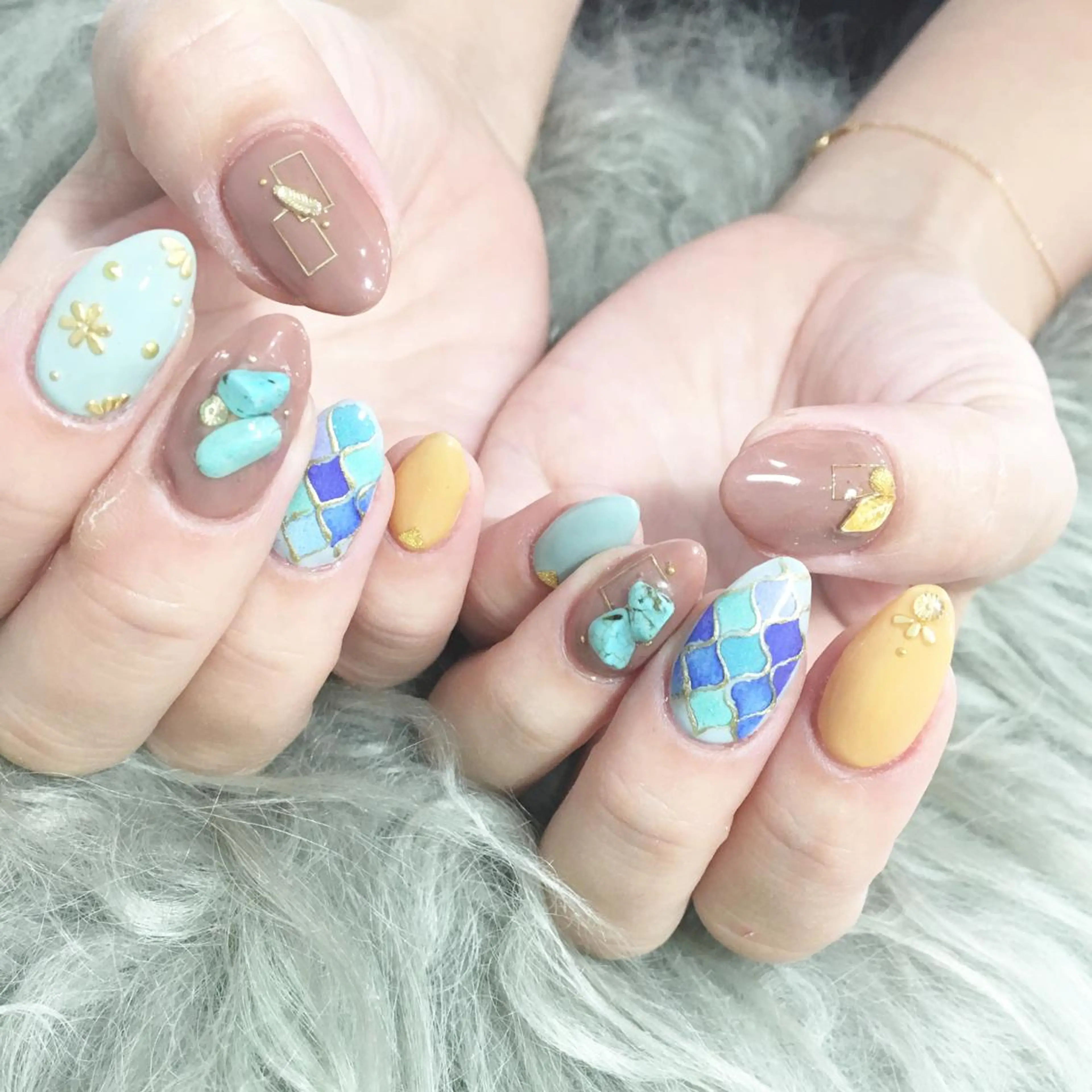 ネイル Nailsalon Charis.yuのネイルデザイン