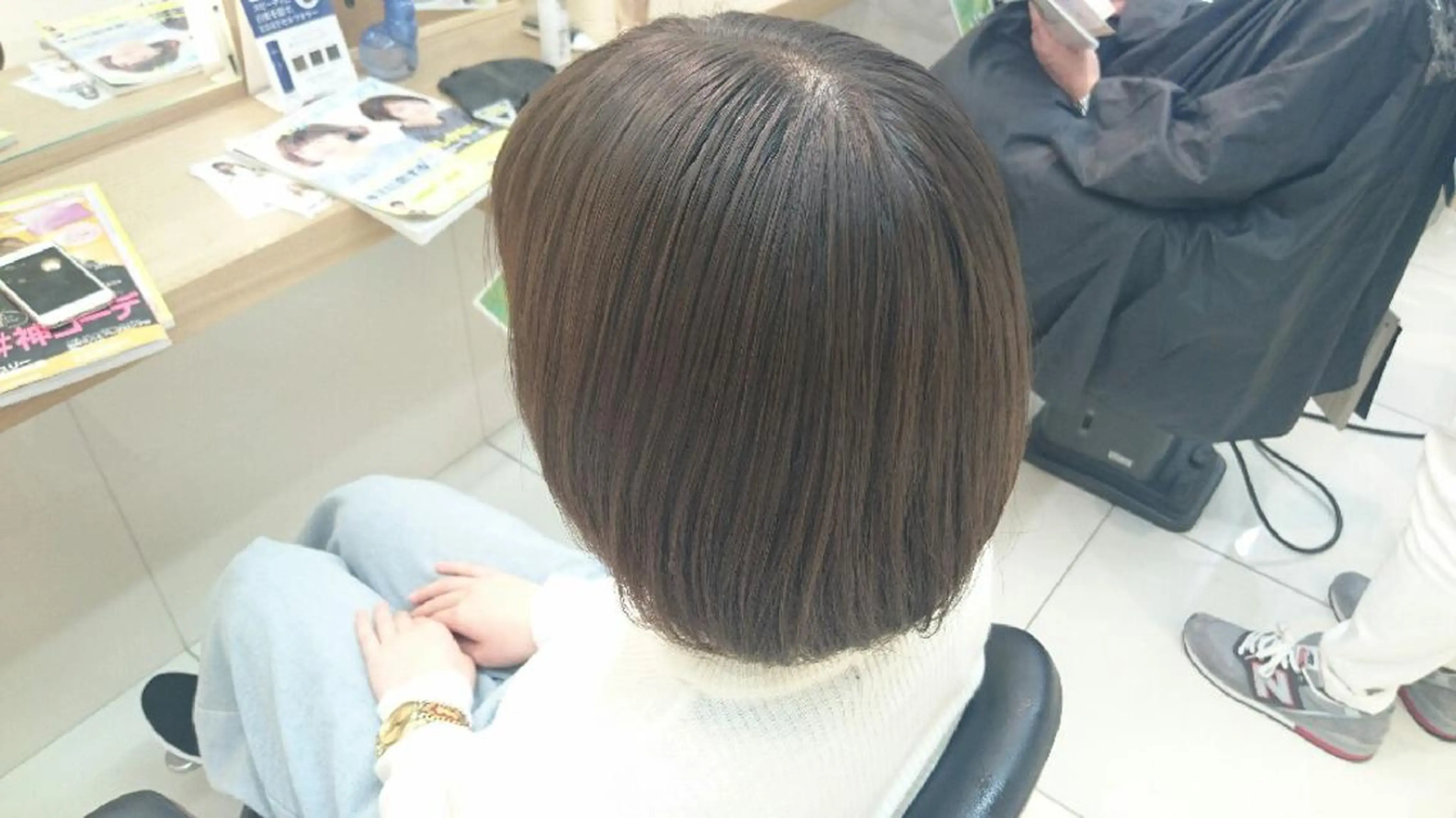 ショート ボブ 透明感ハイライト◎ 伊藤夏海のヘアスタイル