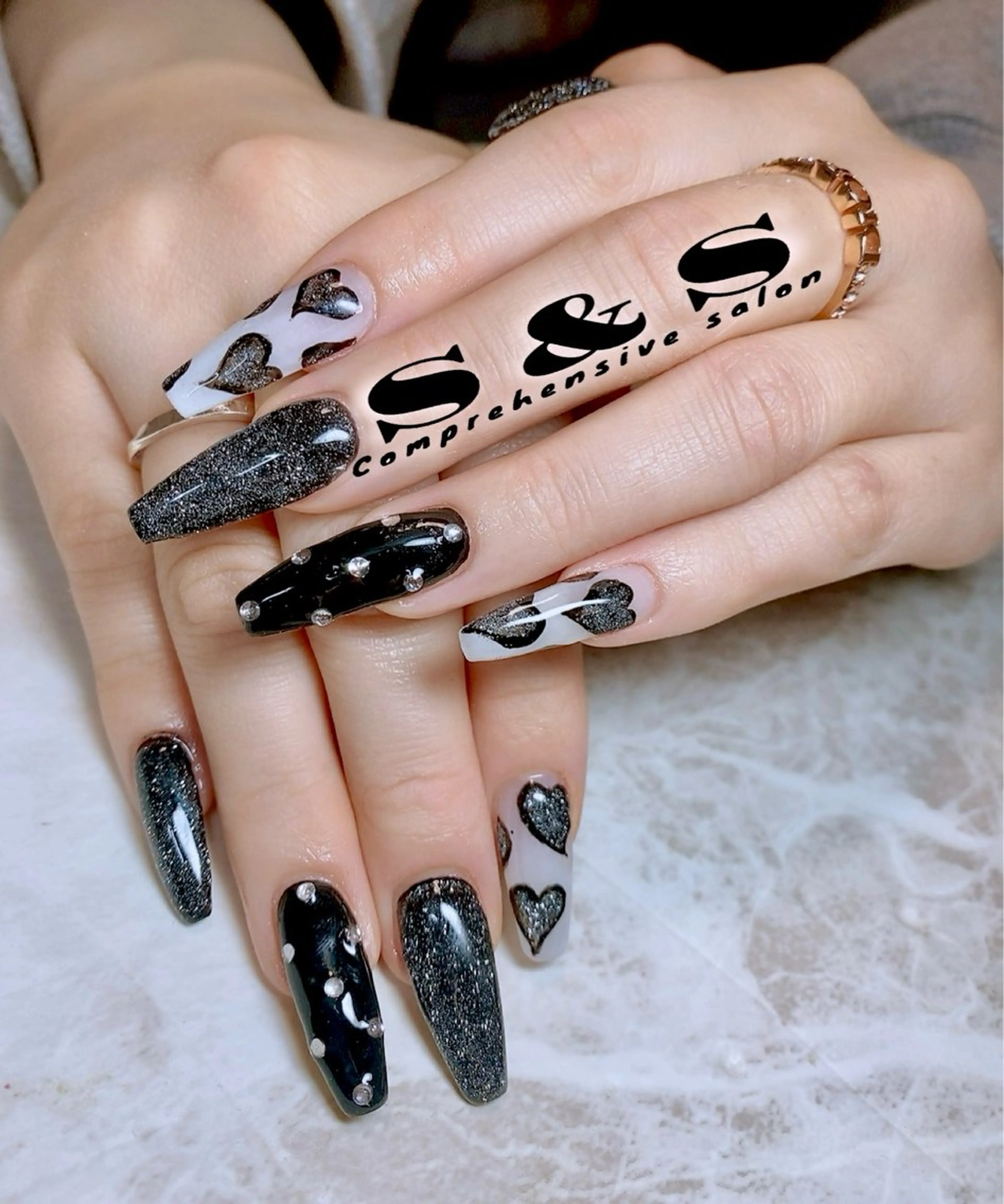 ネイル 長さ出し メンズネイル 持ち込み スカルプネイル S&S 村田小百合のネイルデザイン