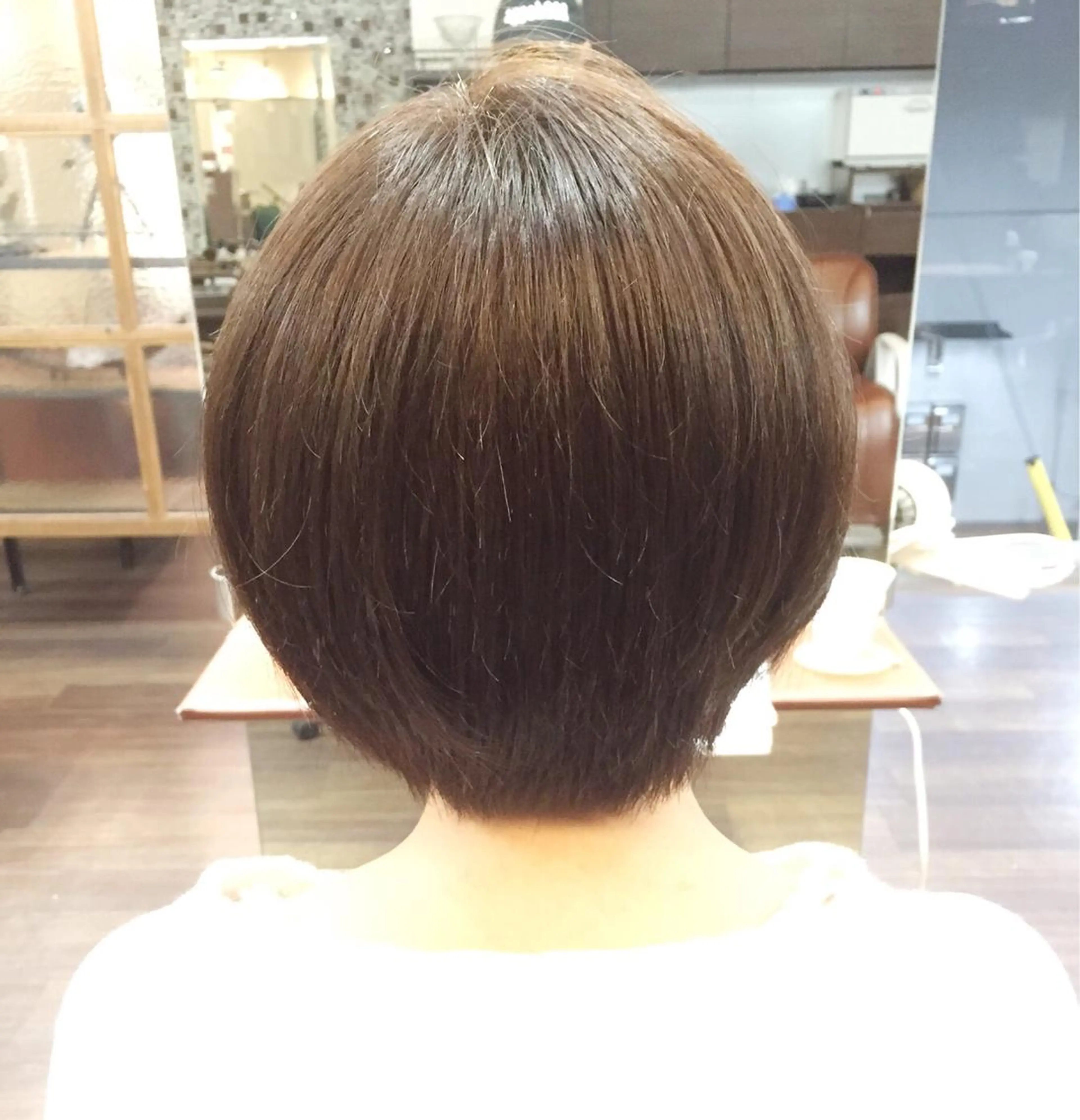 ショート カラー アッシュ ベージュカラー WAVE所属・西川 佑樹のヘアスタイル