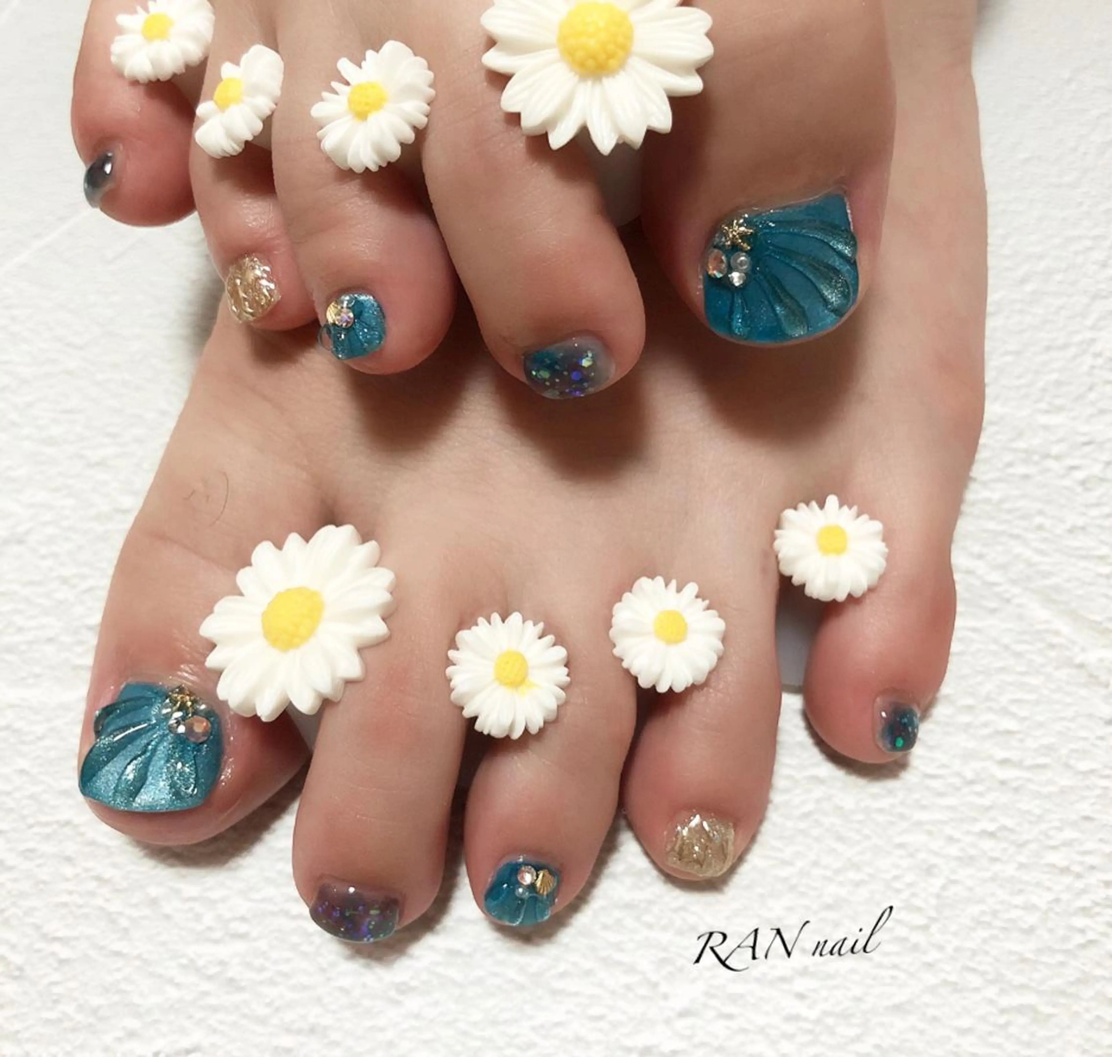 ネイル フットネイル キラキラネイル 大理石ネイル(マーブル) オフィスネイル 春ネイル ハンドネイル フットネイル RAN nail 〜ランネイル〜所属・RAN nailのネイルデザイン