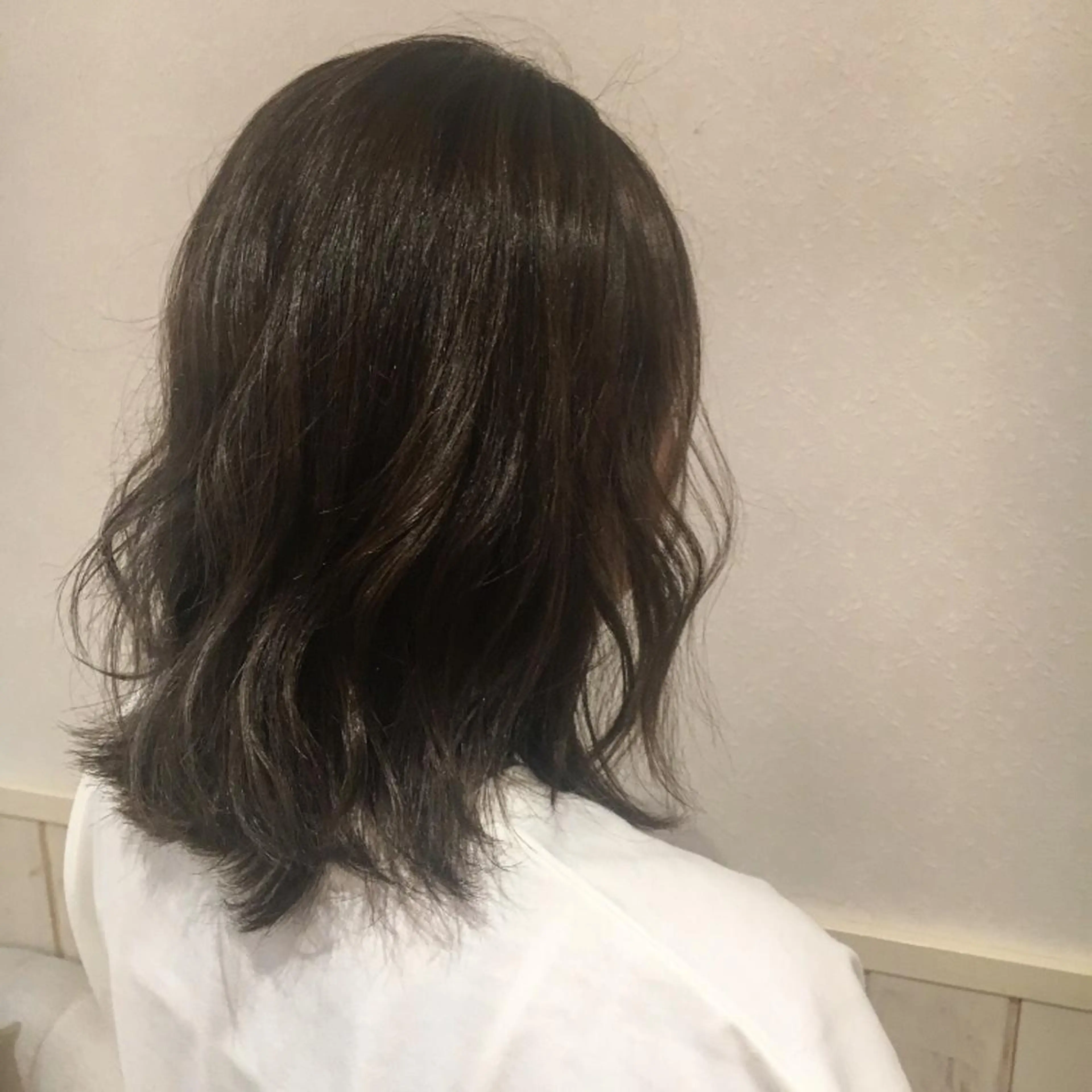 ミディアム カラー 宮内 真乃のヘアスタイル