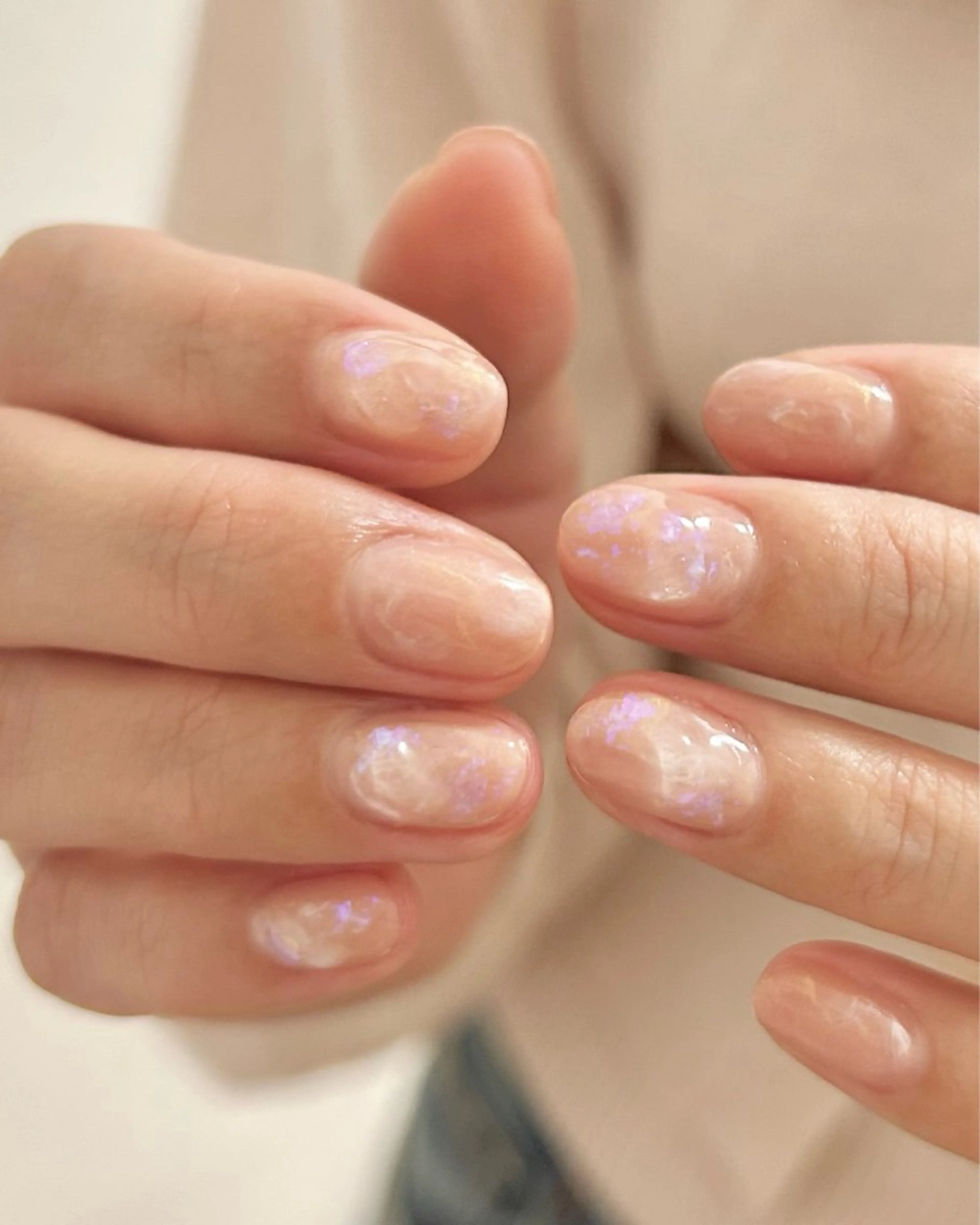 ネイル オーロラネイル ジェルネイル キラキラネイル ニュアンスネイル オフィスネイル ハンドネイル 𓂃toi. 儚げnuanceのネイルデザイン