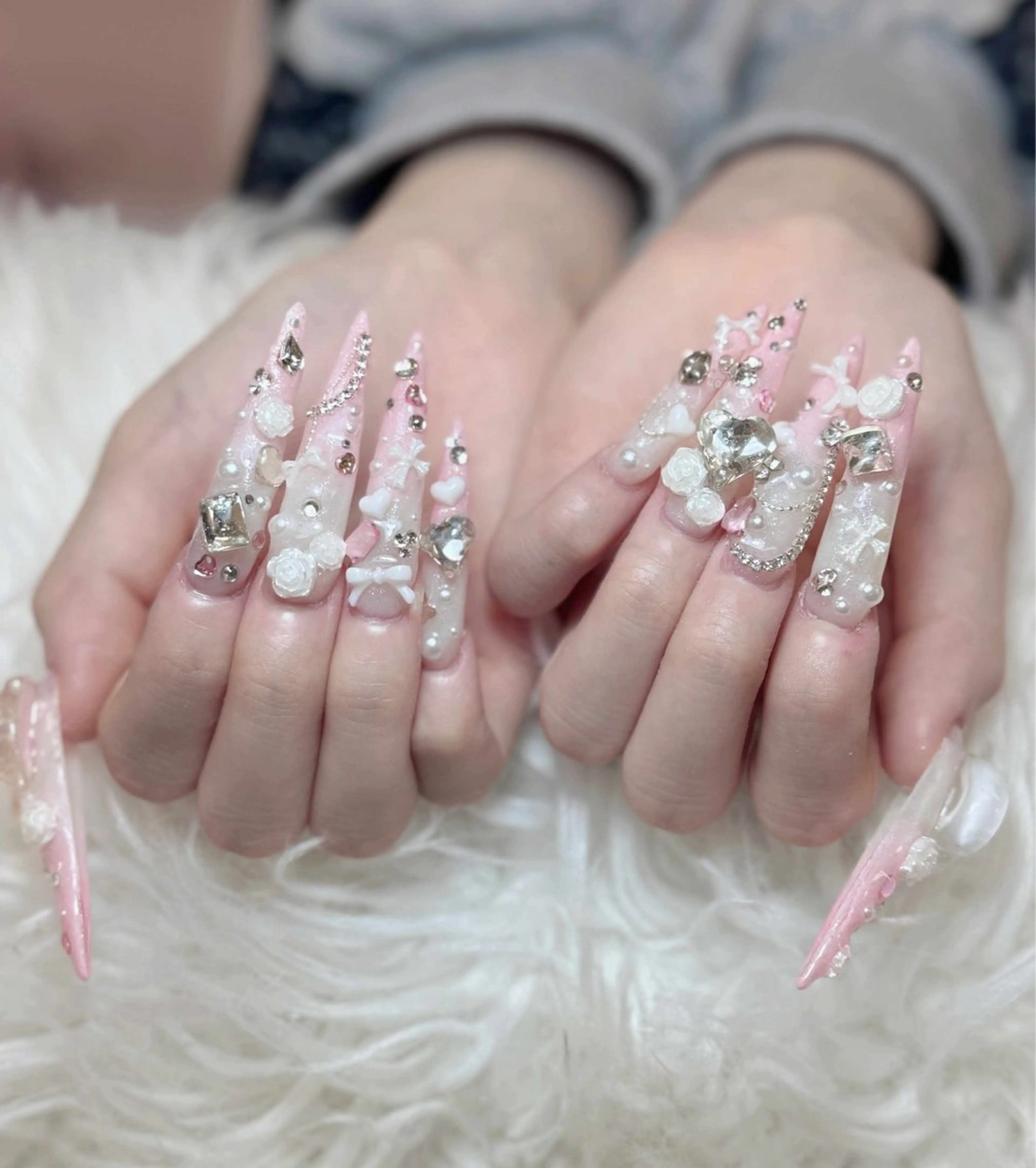 ネイル アートネイル オーロラネイル チークネイル 長さ出し フットネイル ハンドネイル ハンドケア Noiranail_ studio所属・Noiranail_ studioのネイルデザイン