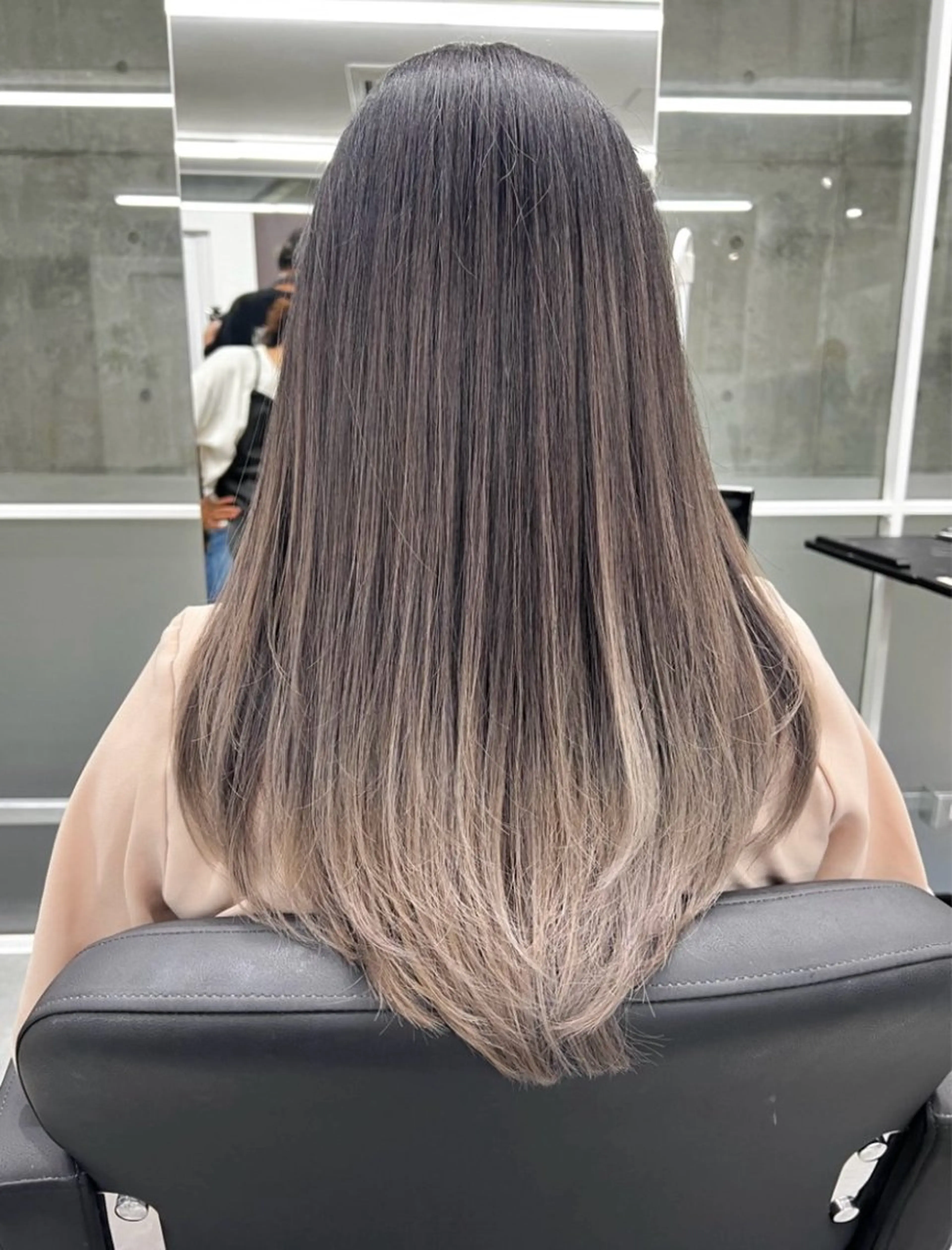 セミロング カラー ブリーチ ケアブリーチ ダブルカラー ハイトーンカラー Kotoko🖤/海 外/バレイヤージュのヘアスタイル