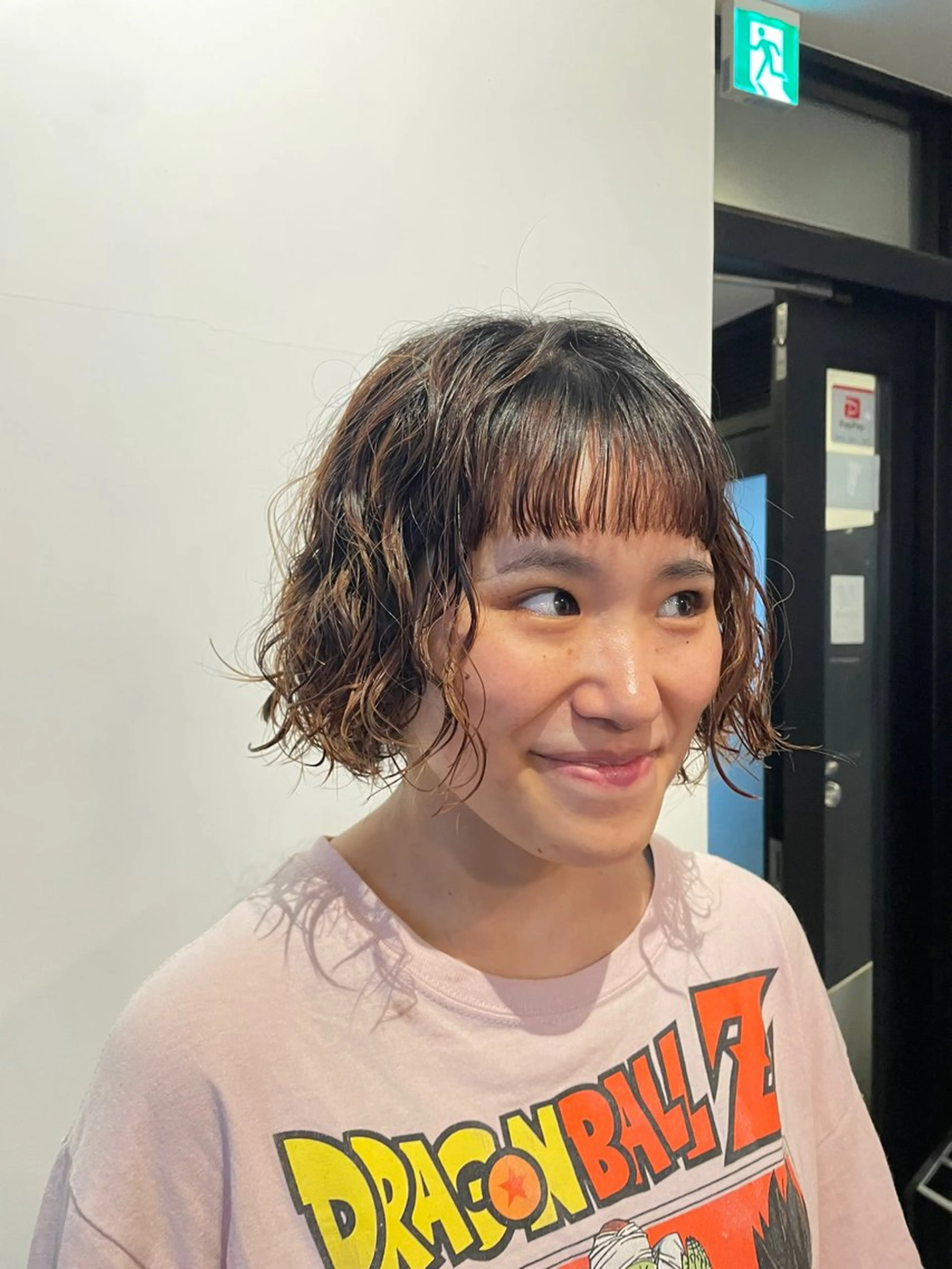 ショート パーマ ウシロダ メグミのヘアスタイル