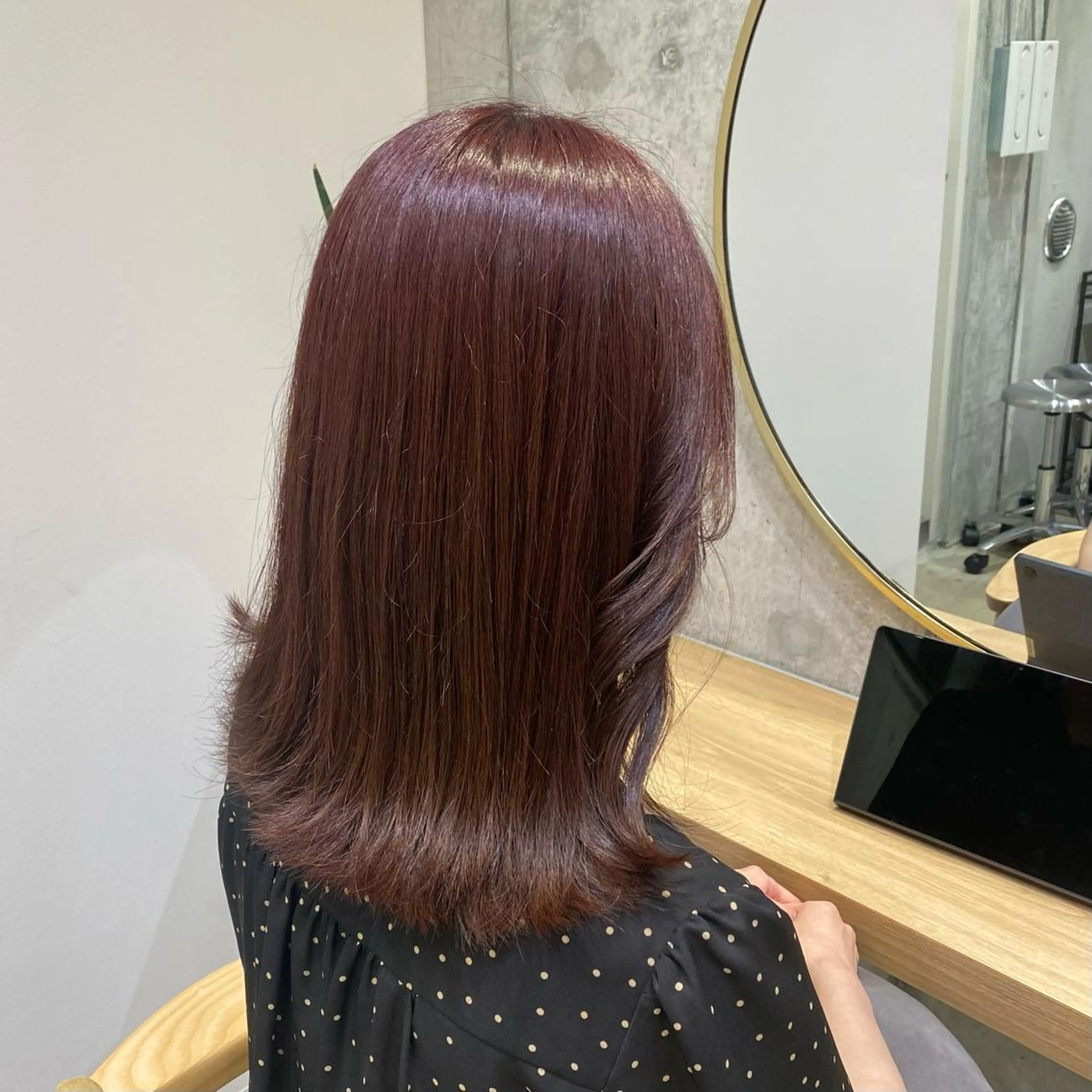 ミディアム fumi🪞血色感 アップ艶カラーのヘアスタイル