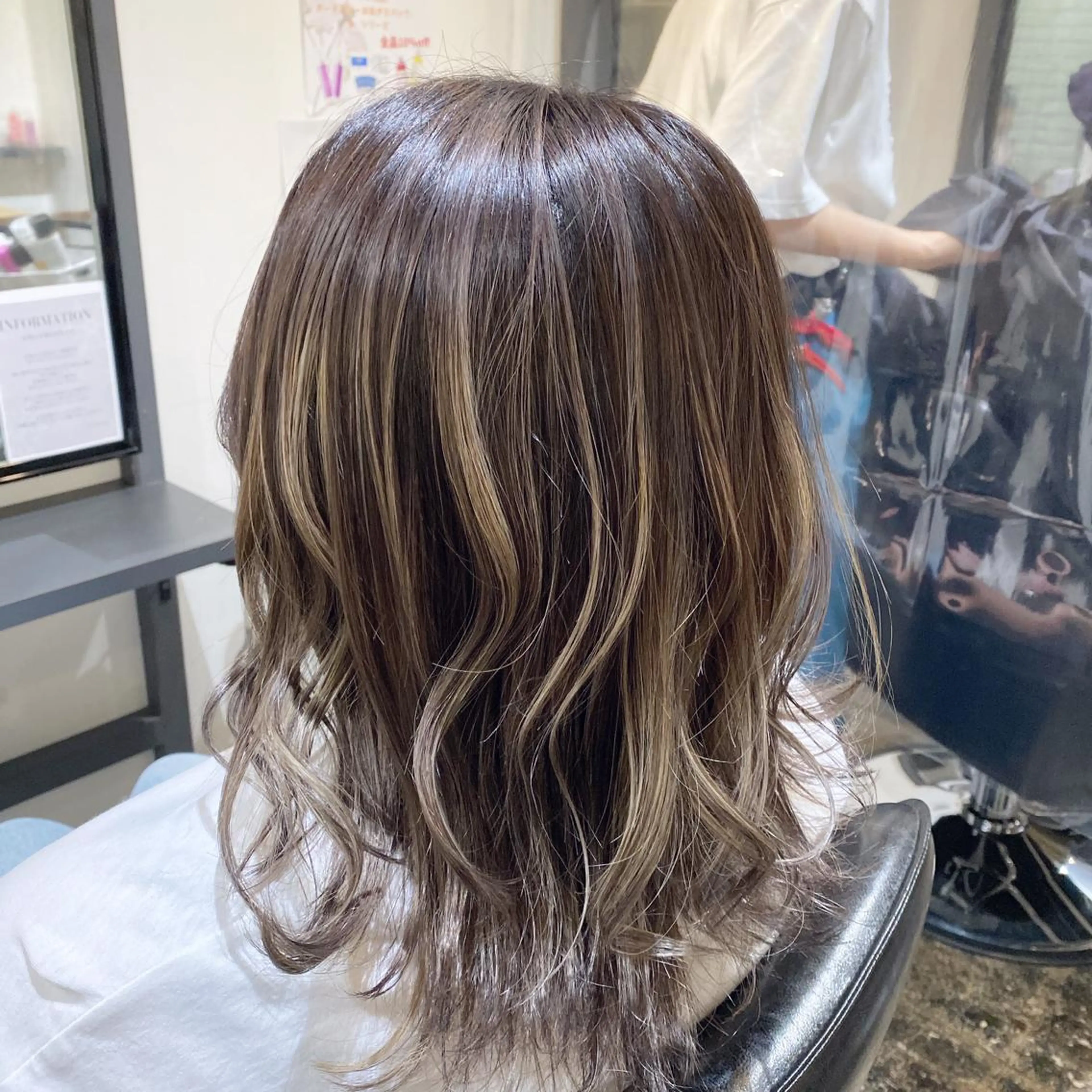 ミディアム カラー TRUCK トラックのヘアスタイル