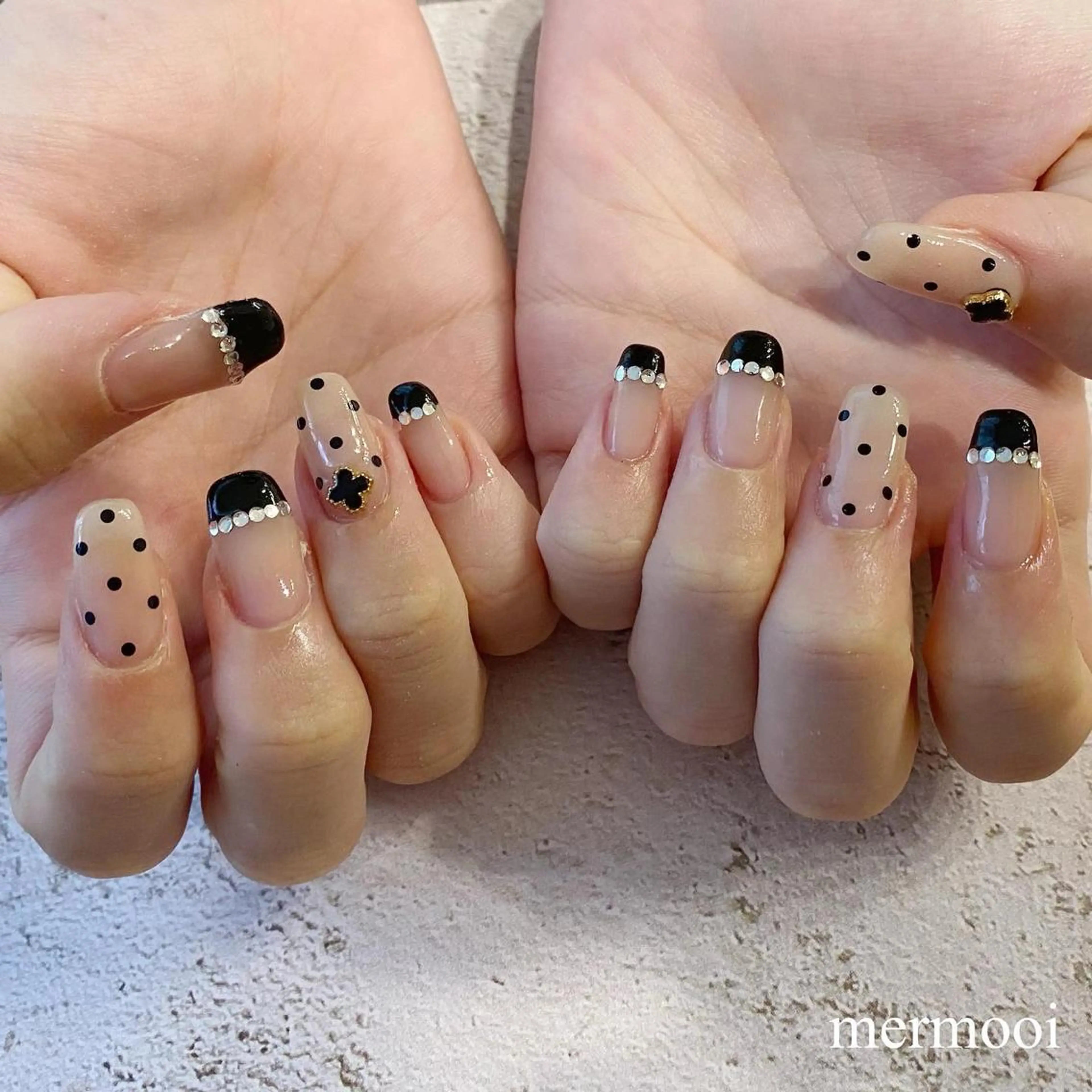 ネイル ドット フレンチネイル 韓国ネイル ロングネイル ニュアンスネイル ハンドネイル mermooi nailのネイルデザイン