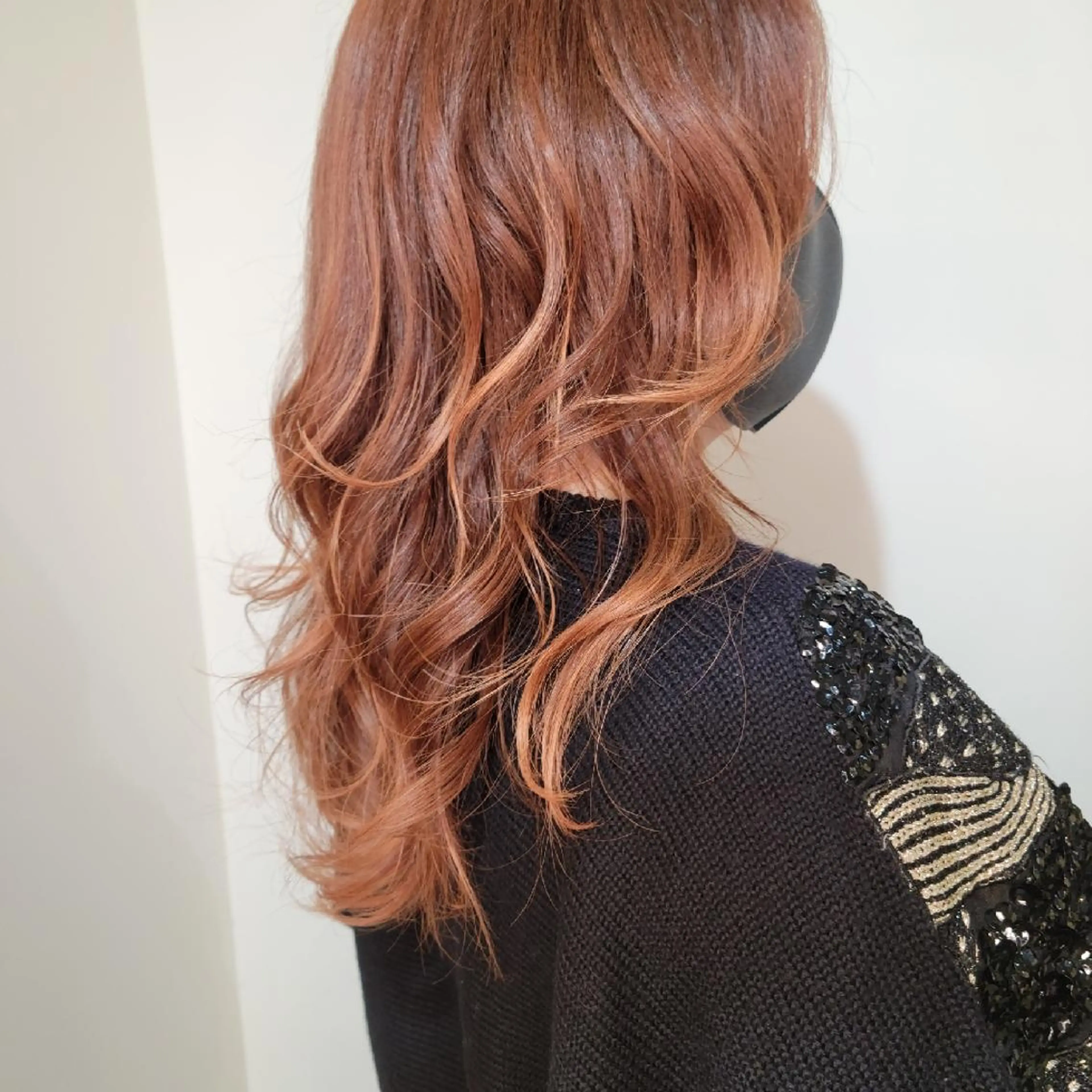セミロング レイヤーカット ウルフカット カット ヘアカラー トリートメント 🇰🇷透明感×ハイ トーン🌟tomoのヘアスタイル