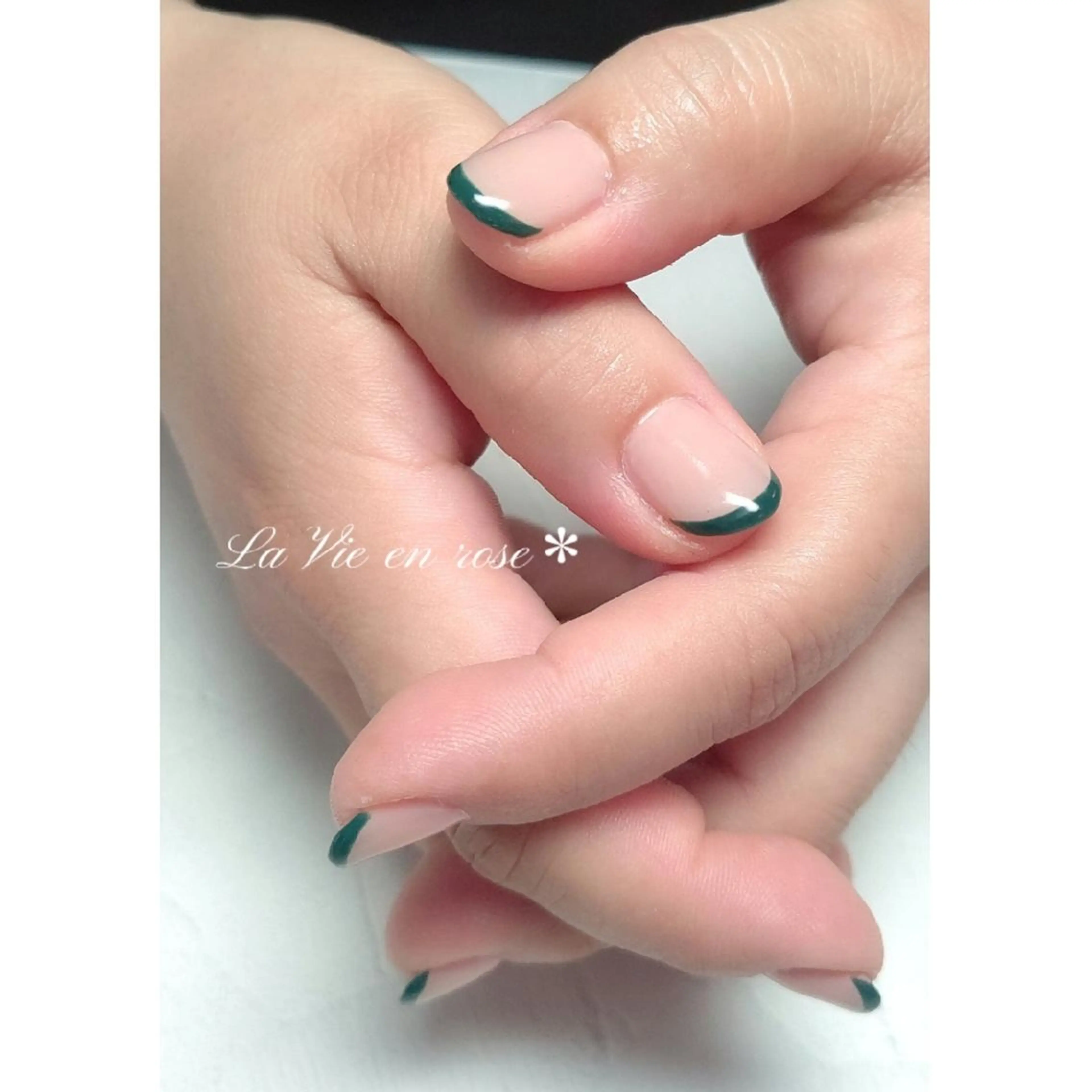 ネイル フレンチネイル ラヴィアン ローズのネイルデザイン