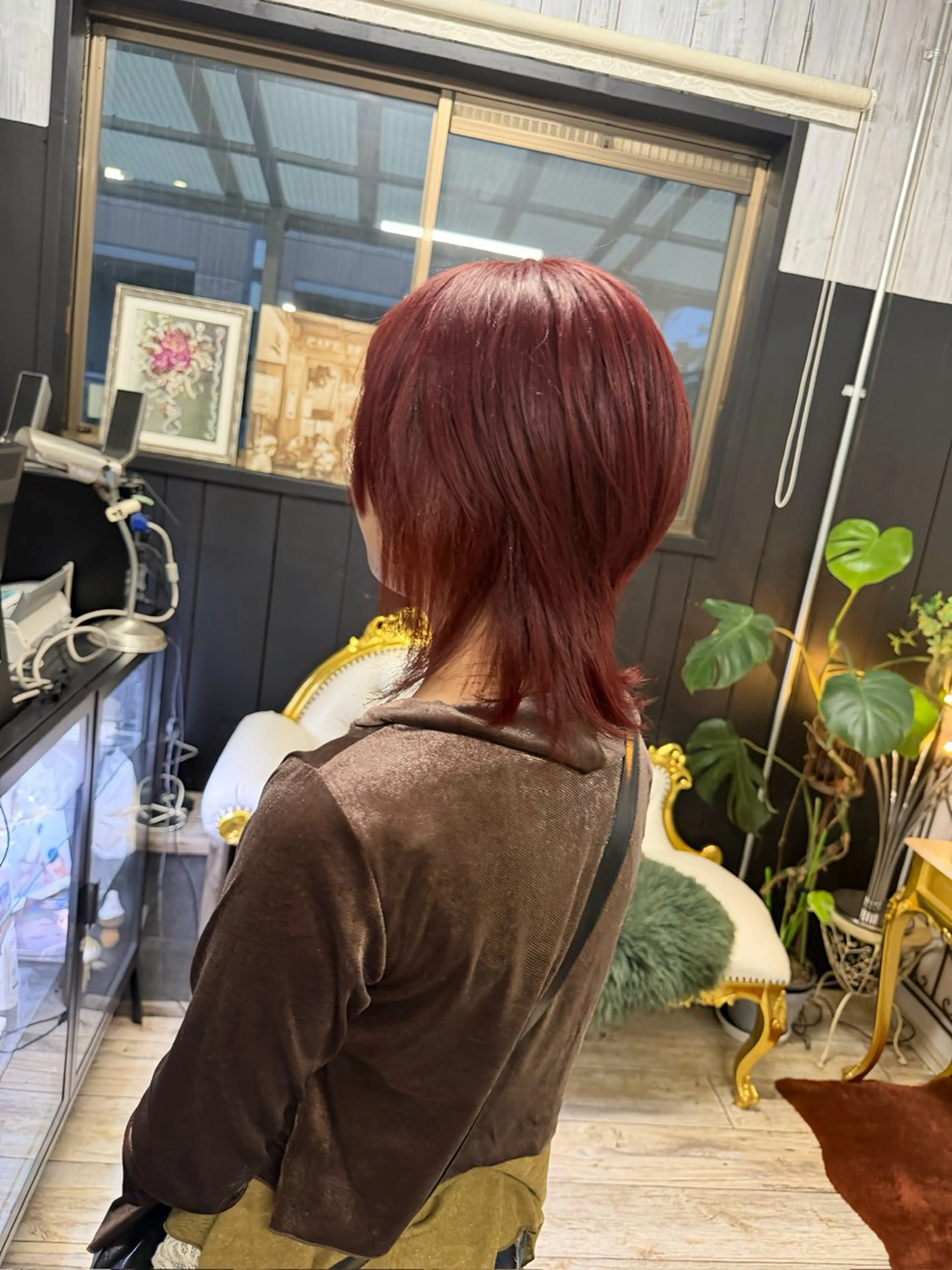 カラー ブリーチ ボルドーカラー ヘアカラー La Beaute所属・福山 明日哉のヘアスタイル