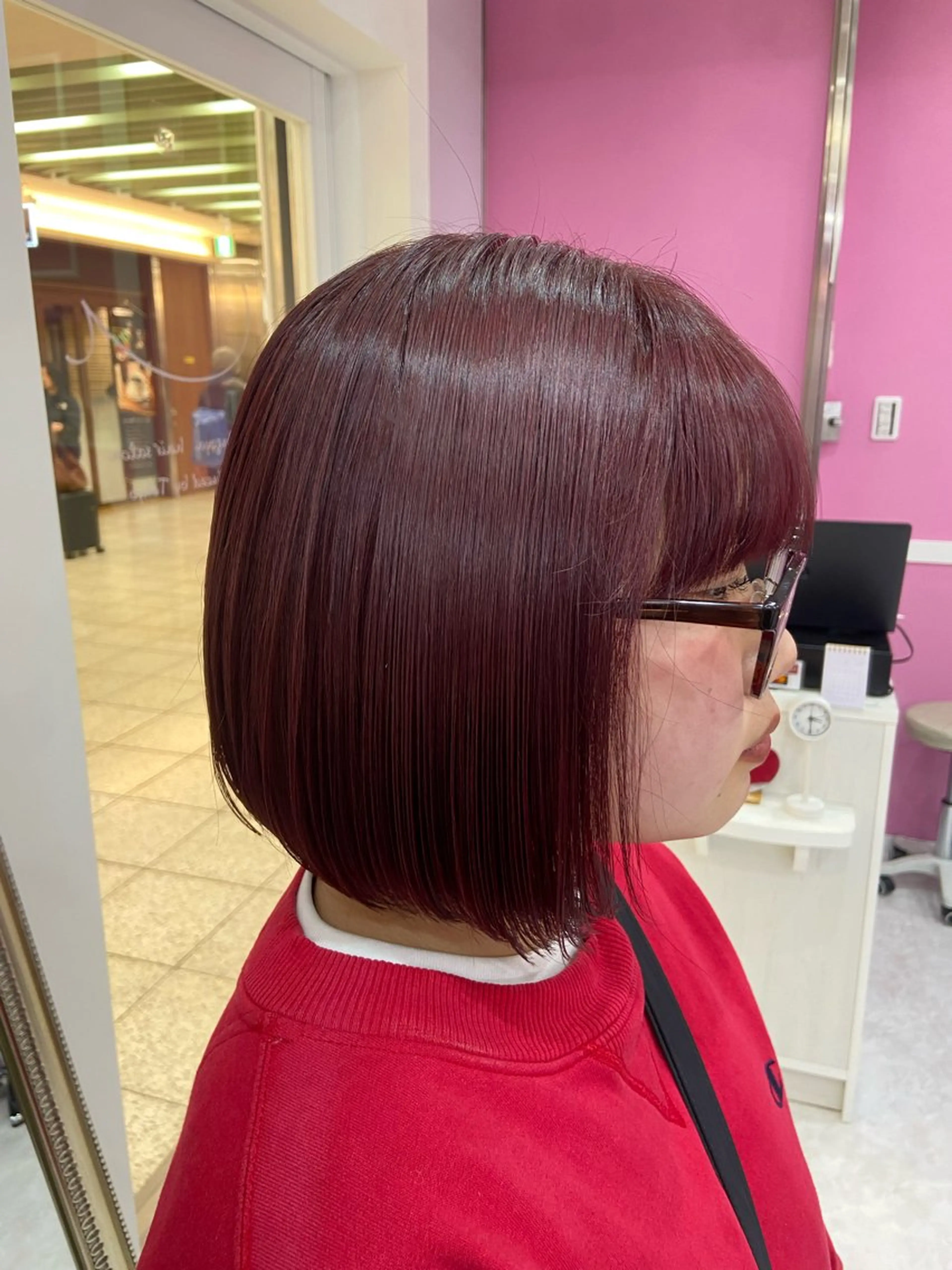 ミディアム ヘアカラー トリートメント Hirona ベージュ/暖色カラーのヘアスタイル