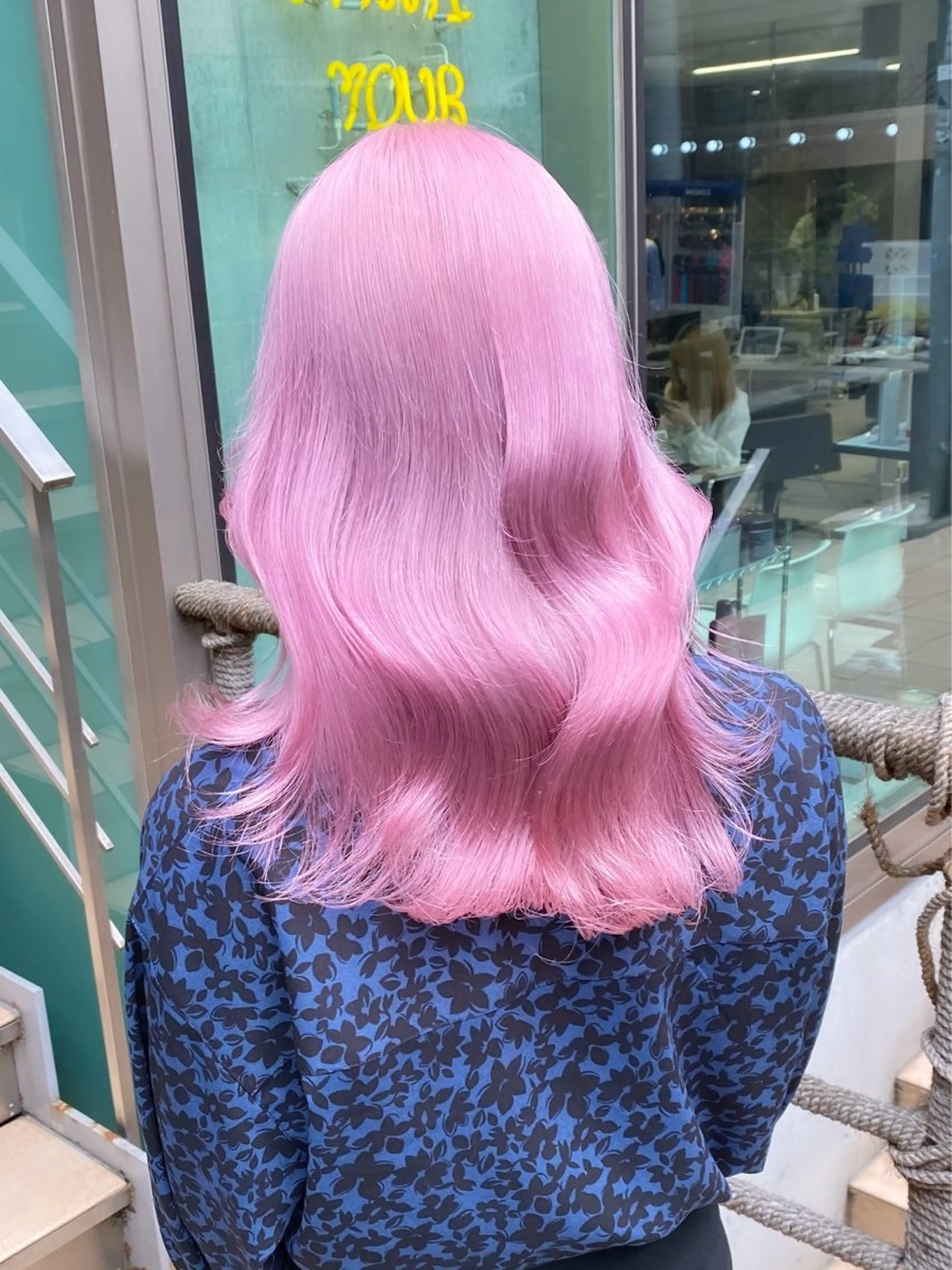 セミロング カット ヘアカラー トリートメント 🩵艶ハイトーン 🩵 𝓨𝓤𝓤のヘアスタイル
