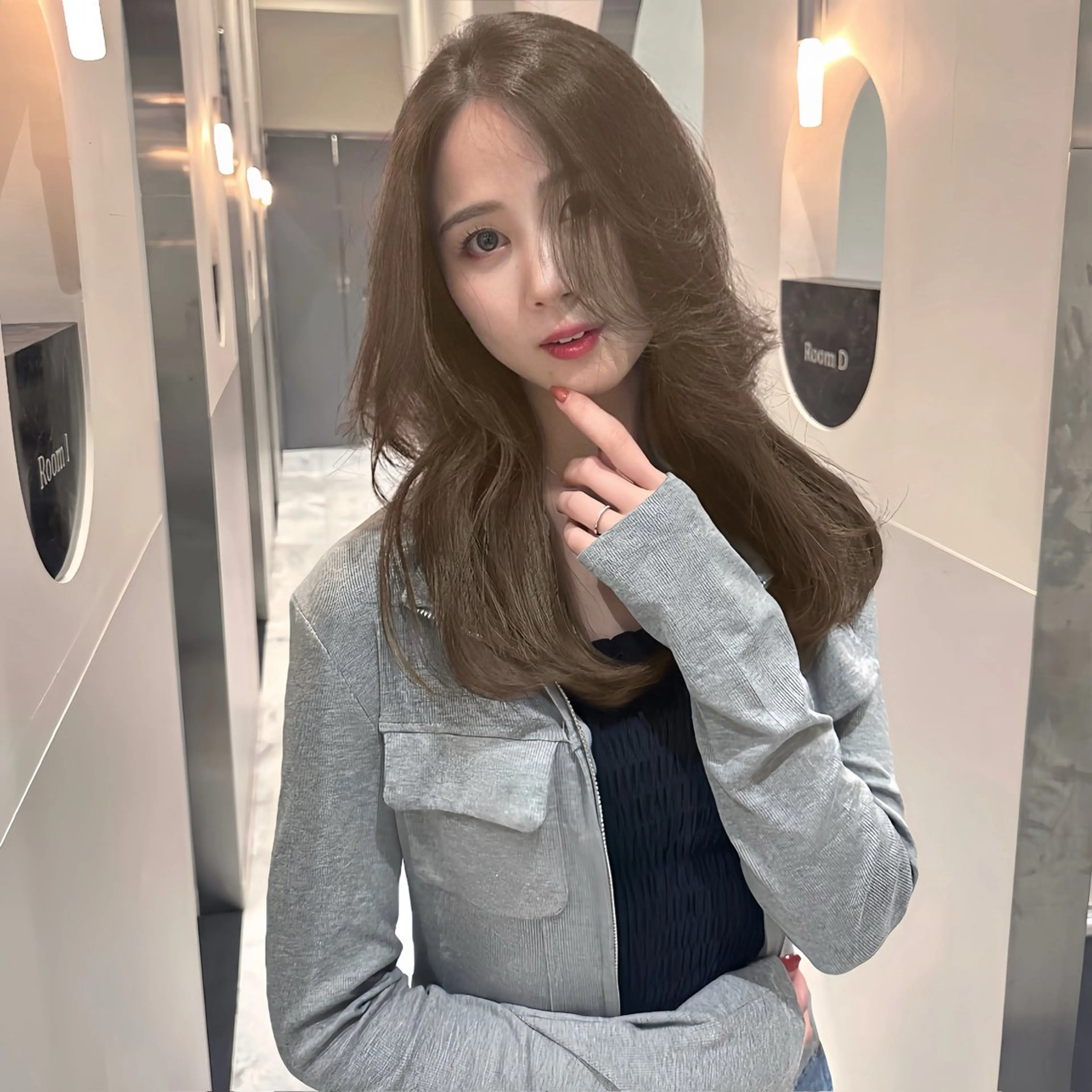 ミディアム カット ヘアカラー トリートメント ヘアセット IVE所属・ブリーチなし🤍 渋谷／原島杏奈のヘアスタイル