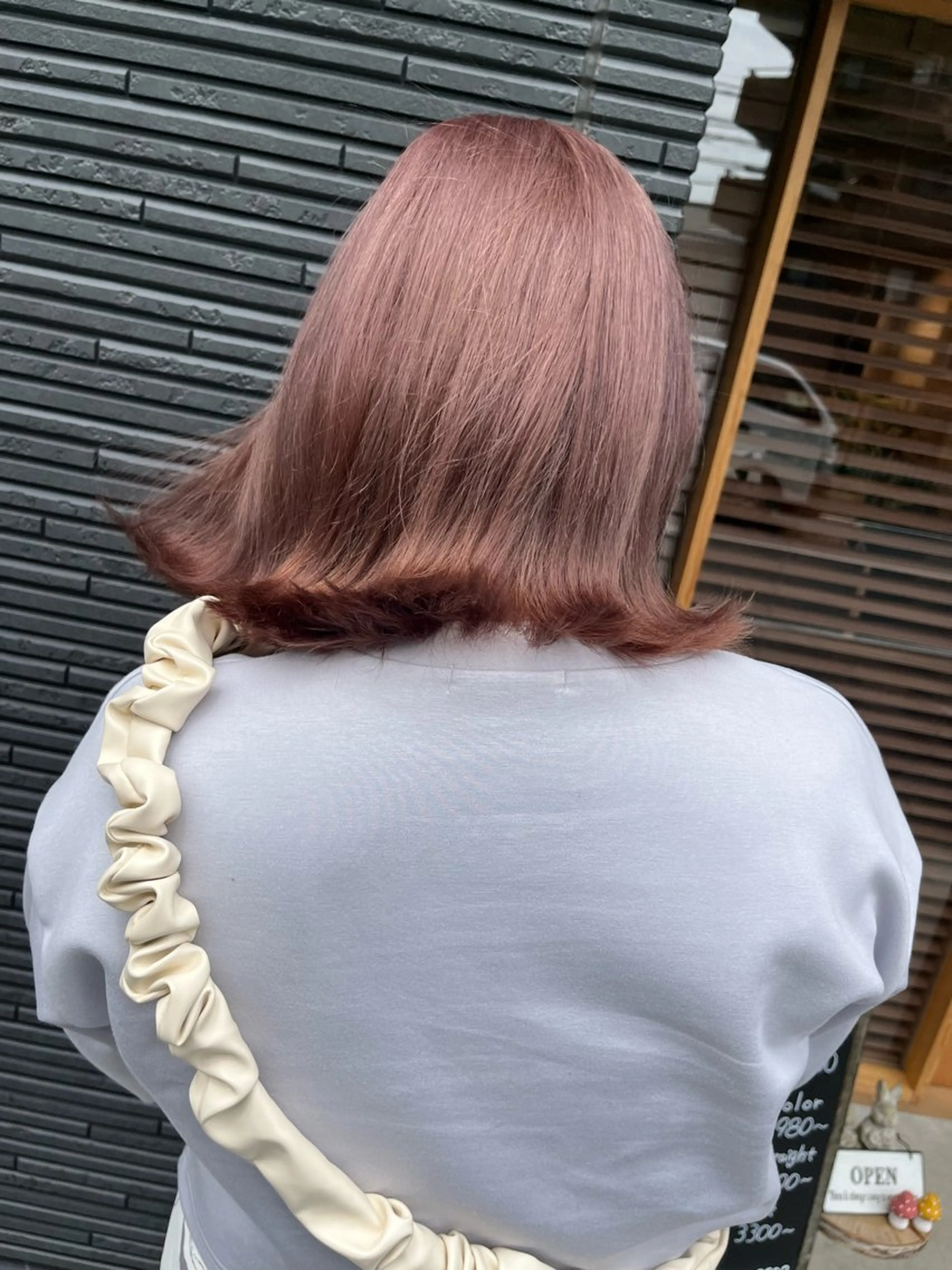 ミディアム カラー ブリーチ ブラウンカラー ピンクカラー ピンクブラウン ヘアカラー end roll りんのヘアスタイル