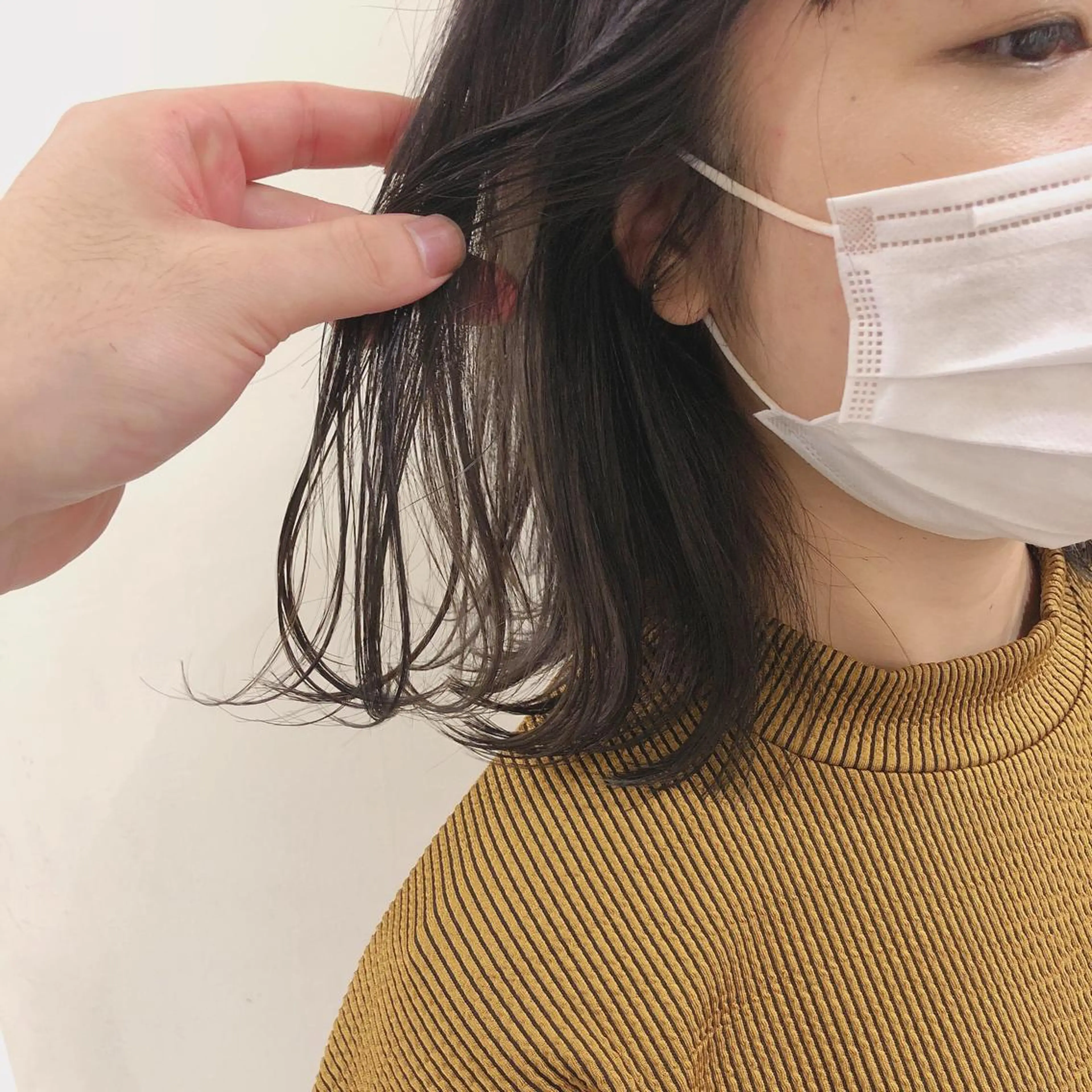 ミディアム カラー ぱつっとボブ 古家 佑真のヘアスタイル