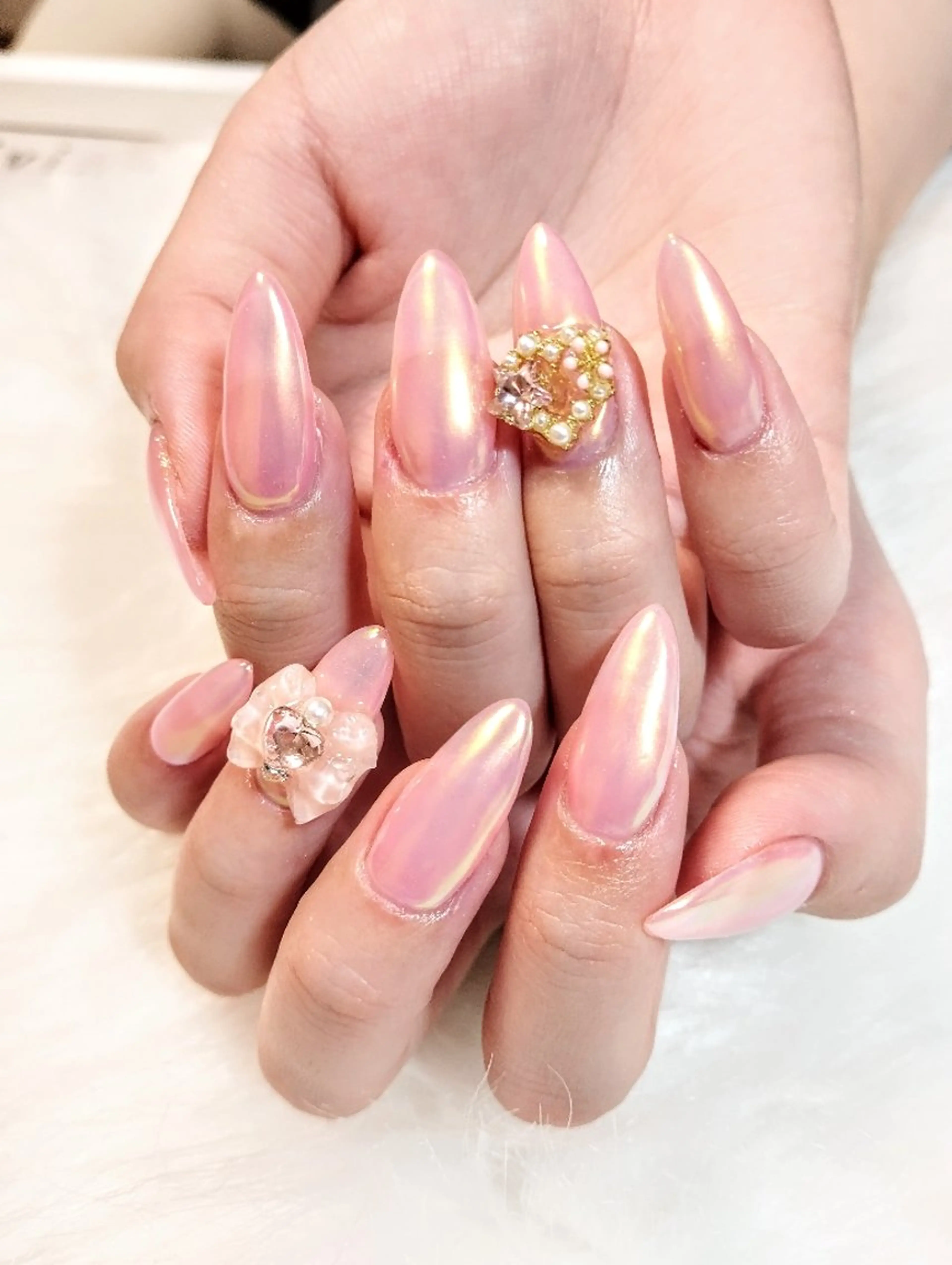 ネイル ミラーネイル ハンドネイル ハンドケア ＤI'A ネイルサロンのネイルデザイン