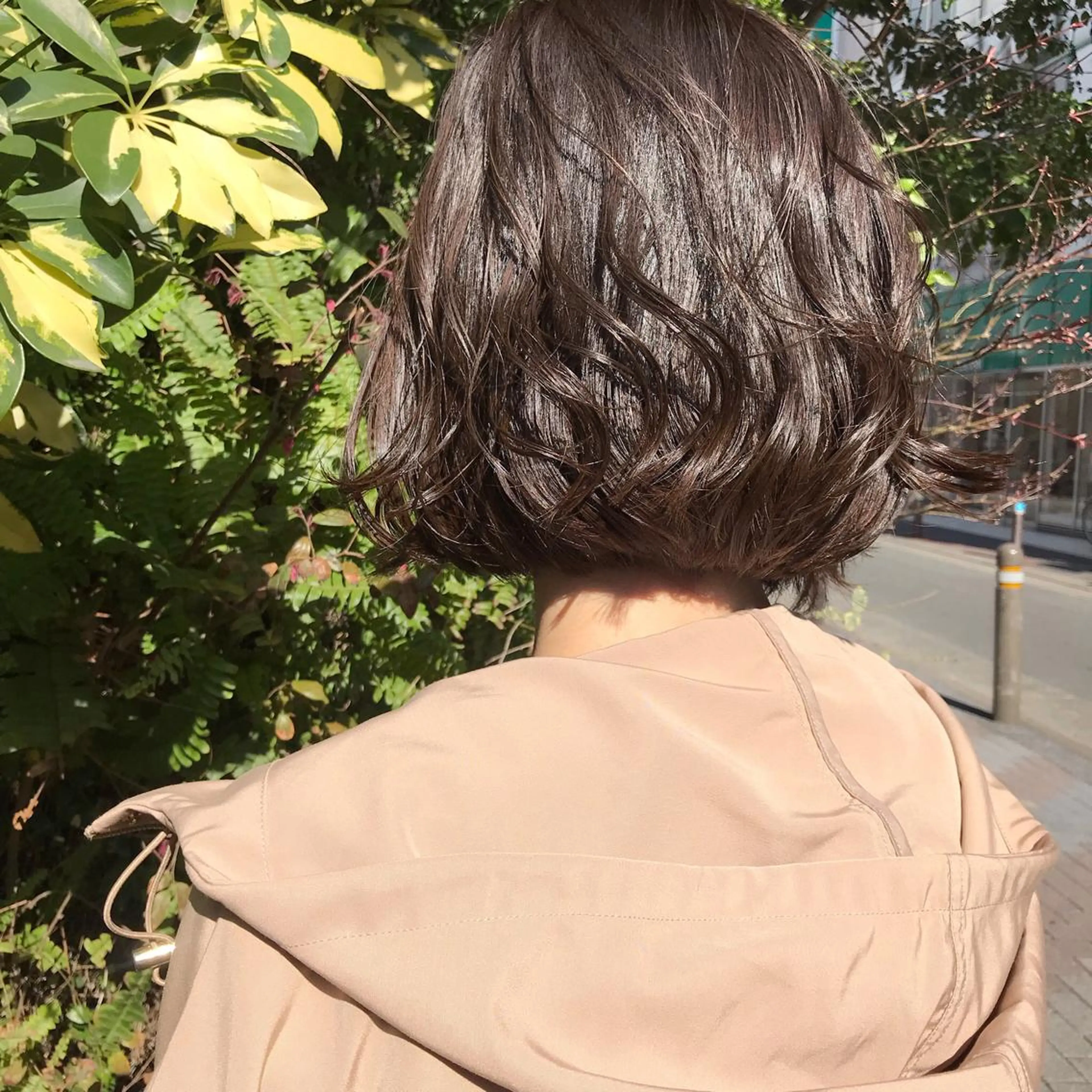 ミディアム カラー アッシュ ベージュカラー HARUNA🤍 色持ち良いツヤ髪のヘアスタイル