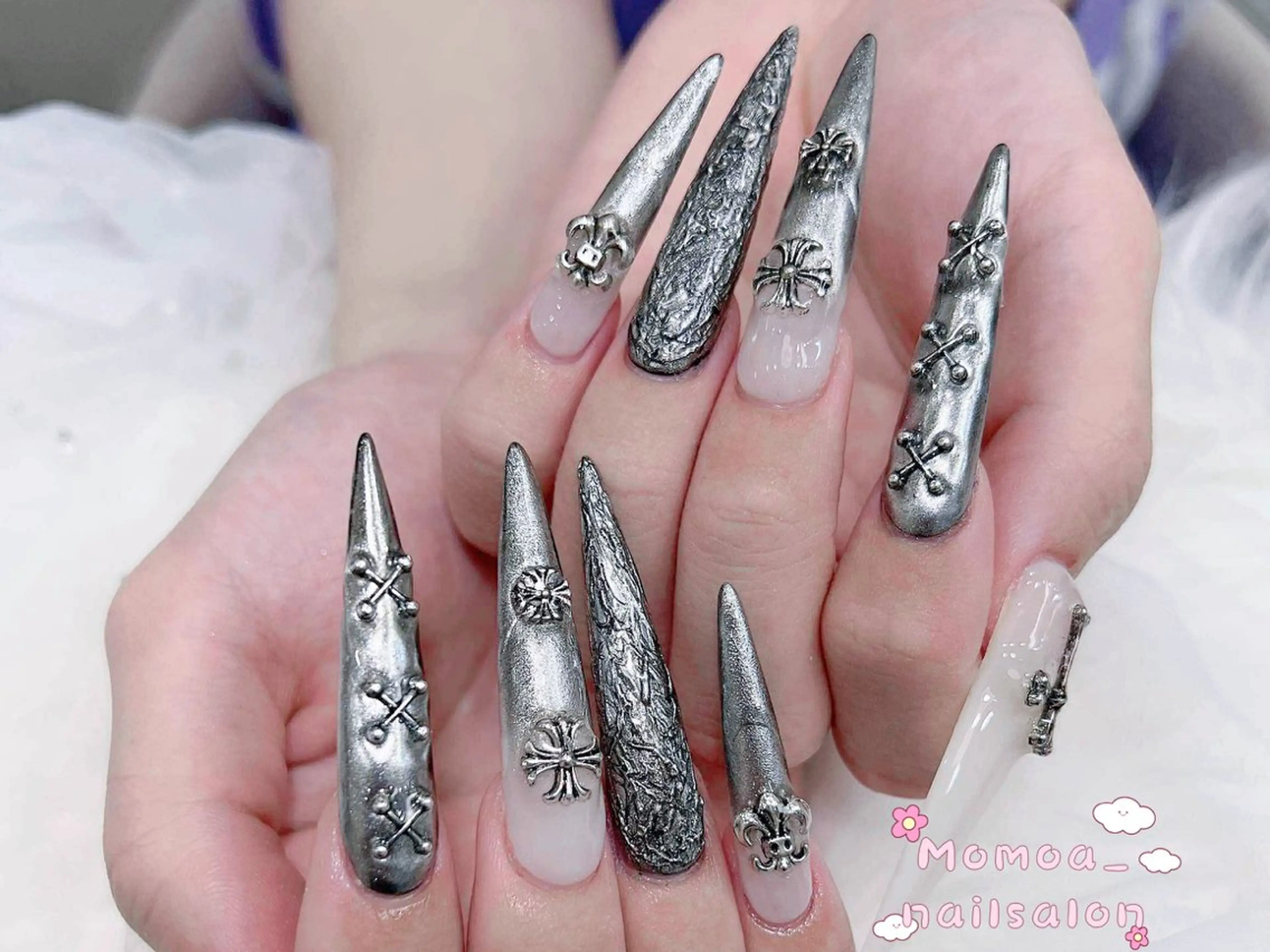 ネイル キラキラネイル スカルプネイル ハンドネイル Momoa nail salon所属・MoMoA Nail ネイル長さ出し専門店のネイルデザイン