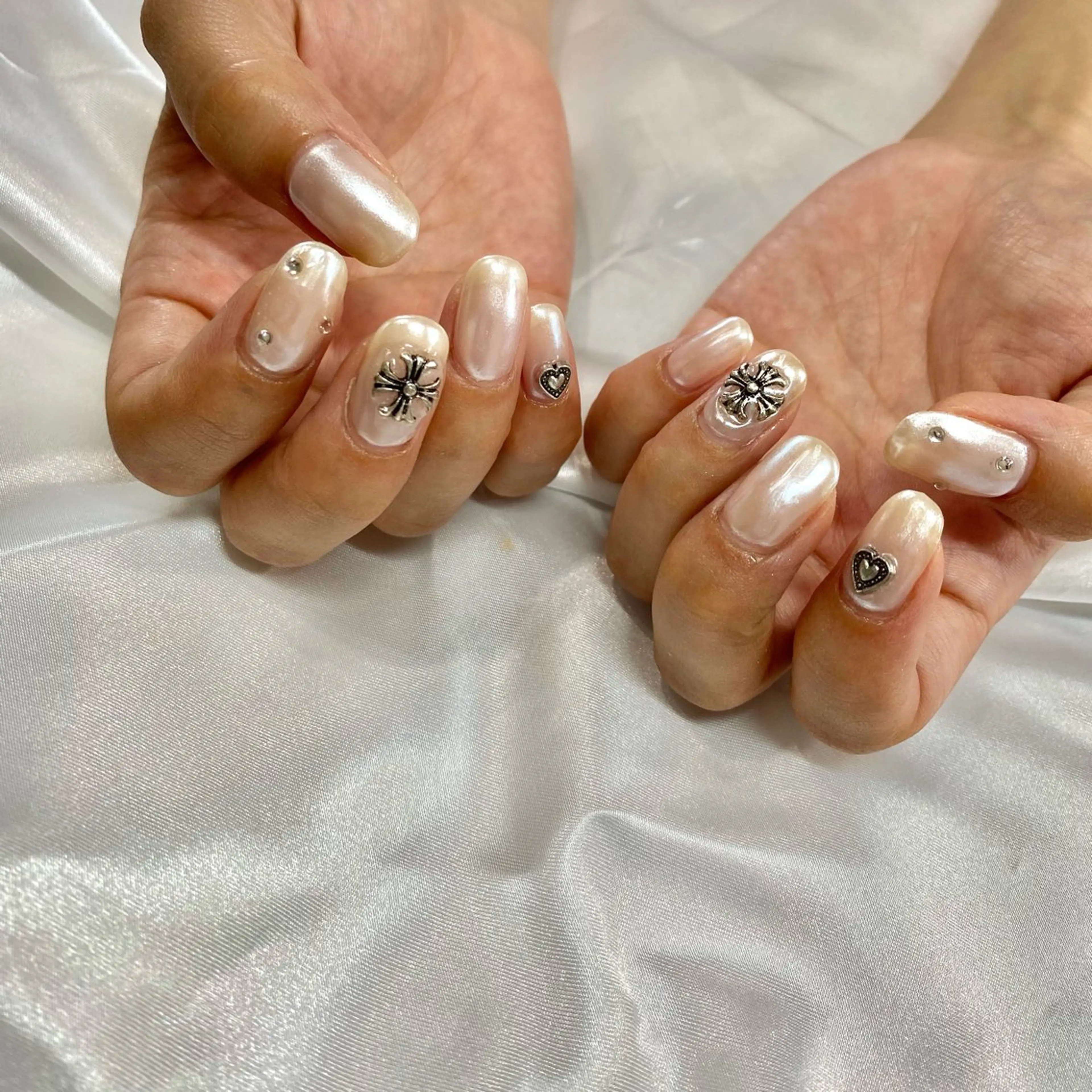 ネイル ハンドネイル デコパーツが得意♪ ネイル/眉毛/エステの眉毛・アイブロウイメージ