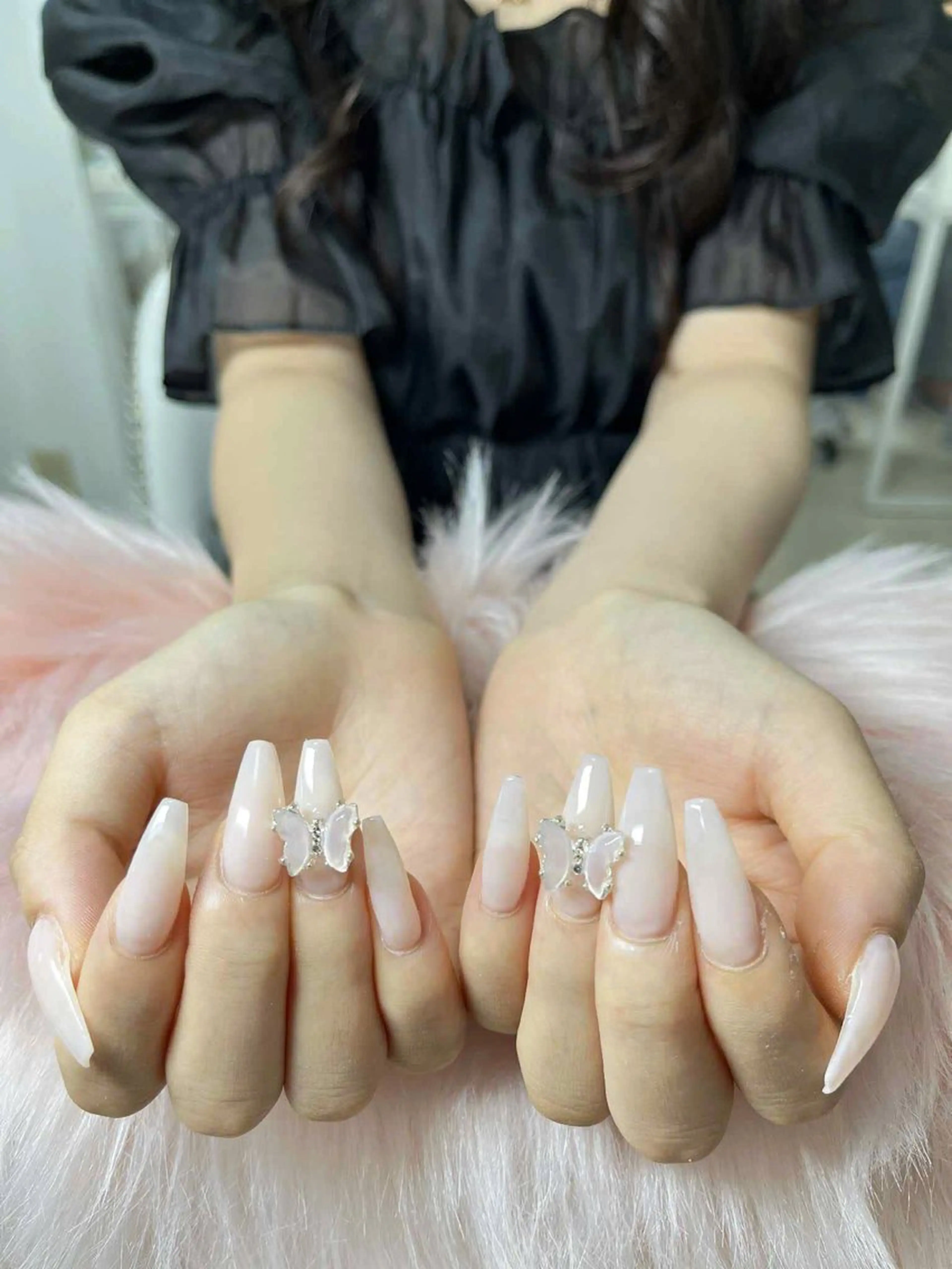 ネイル フレンチネイル ジェルネイル ハロウィン キラキラネイル 韓国ネイル H.babynailsalon所属・H.baby Nail Salonのネイルデザイン