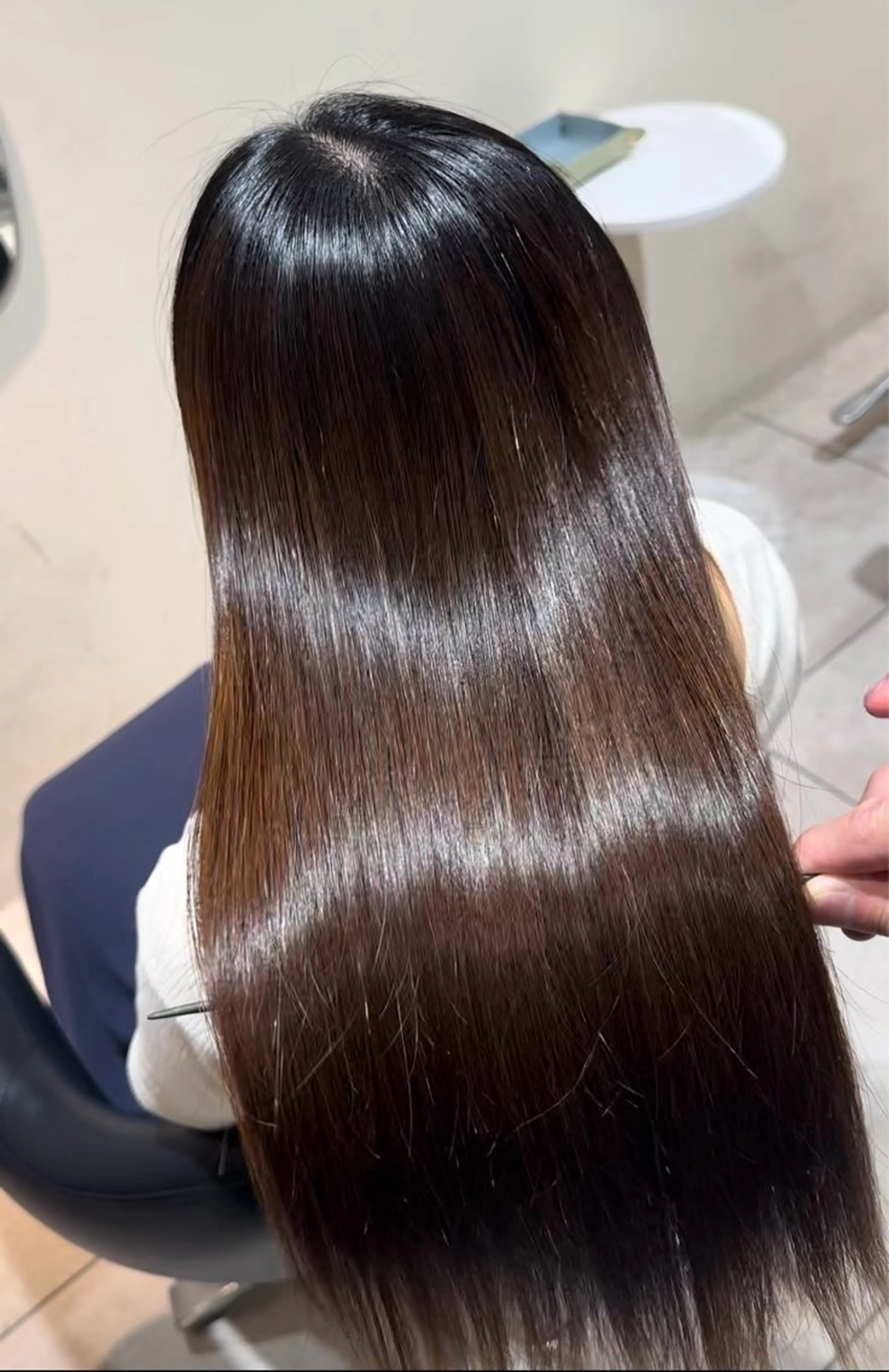 セミロング カラー 髪質改善 縮毛矯正 トリートメント cue所属・mayu/カラー /縮毛矯正/ブリーチのヘアスタイル