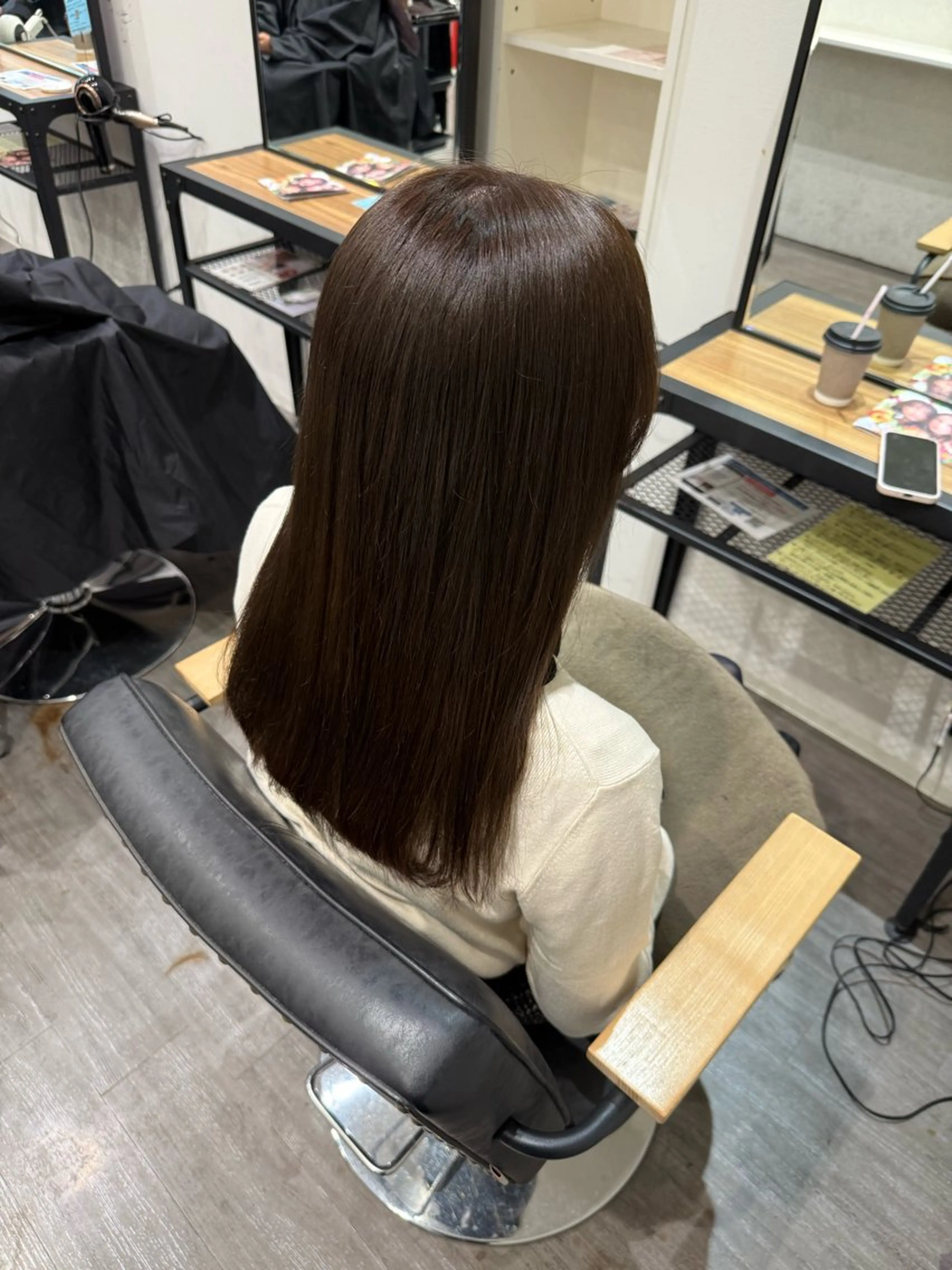 ミディアム カラー アッシュ アッシュブラウン ブラウンカラー カット ヘアカラー トリートメント 上田 紗也のヘアスタイル