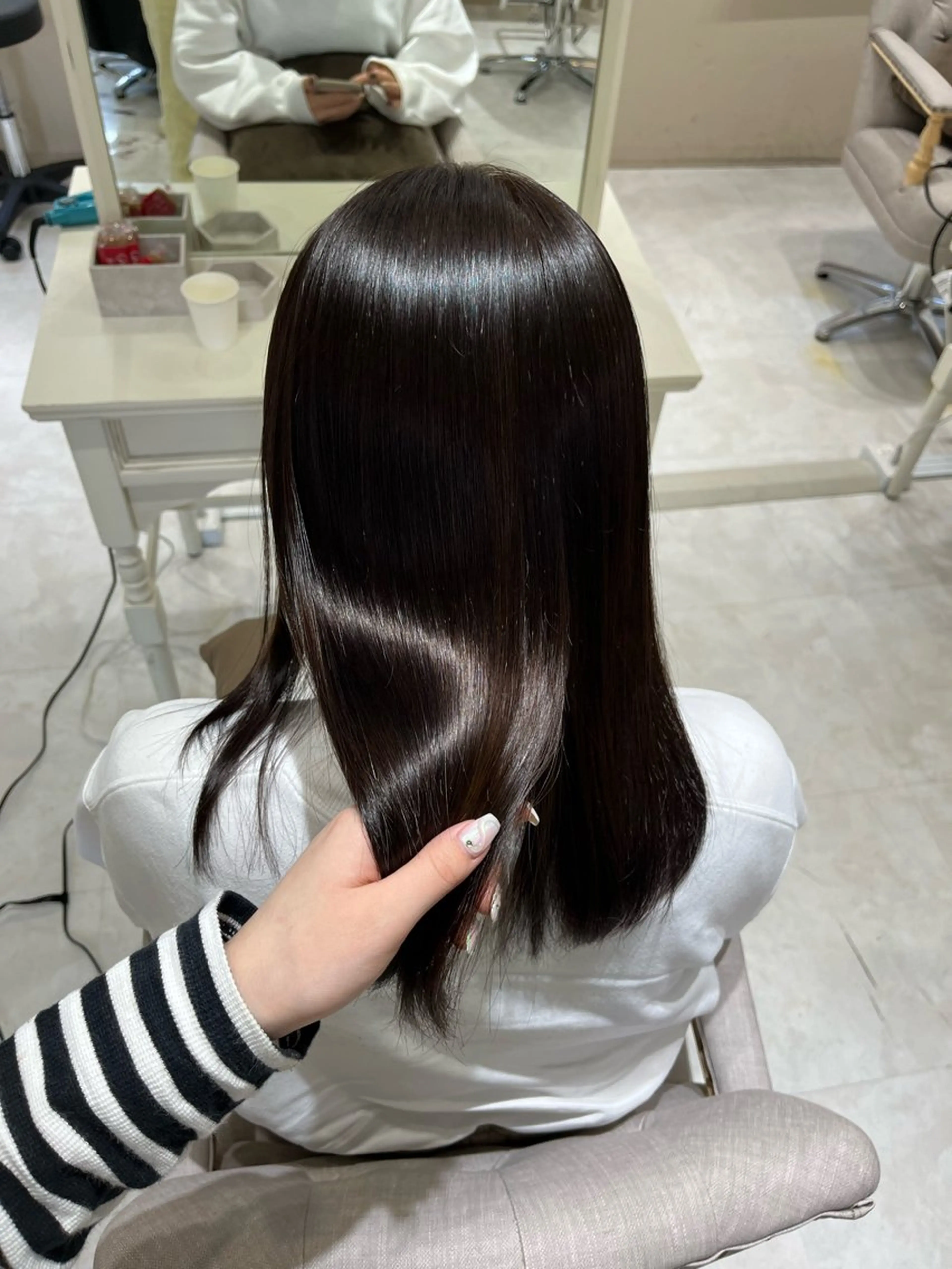 セミロング カット 縮毛矯正 トリートメント 酸性縮毛矯正 Coreすずの眉毛・アイブロウイメージ