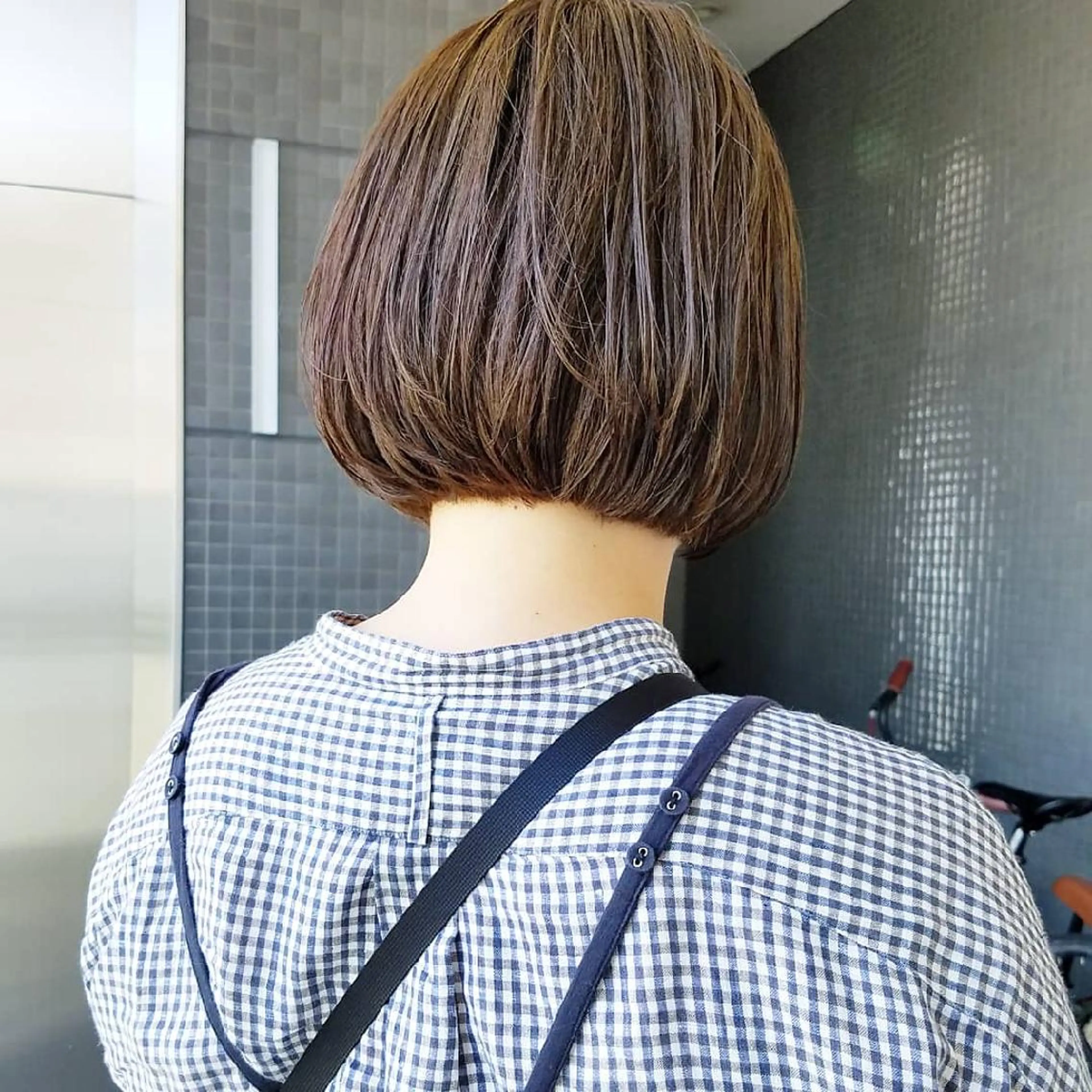 ショート カラー ボブ iplus✴ まつげ、眉毛、耳つぼのマツエク・マツパデザイン