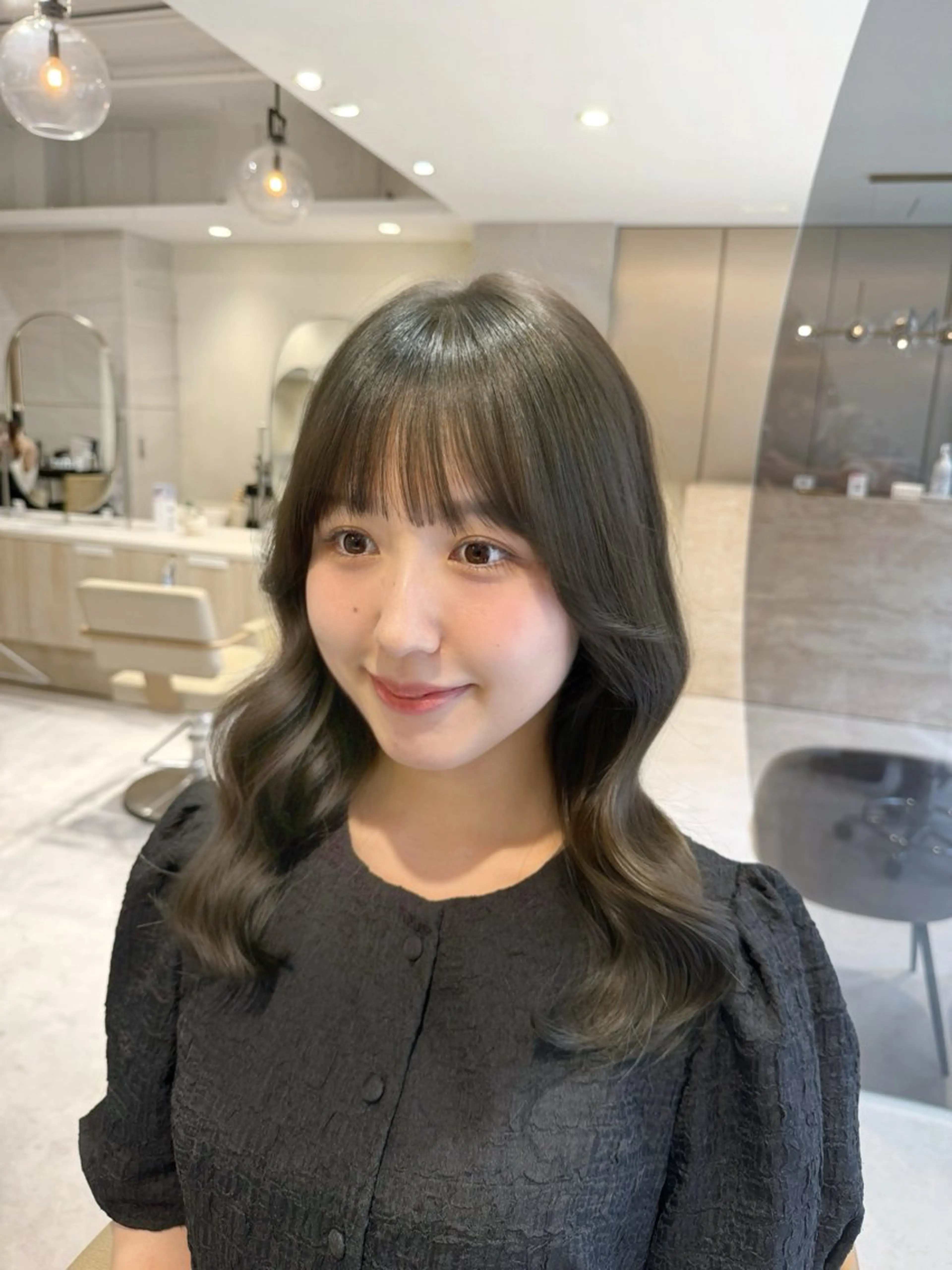 セミロング カラー アッシュ アッシュグレー アッシュグレージュ グレージュ イルミナカラー カット ヘアカラー トリートメント ブリーチなしダブル カラー🧸🐺陽介のヘアスタイル
