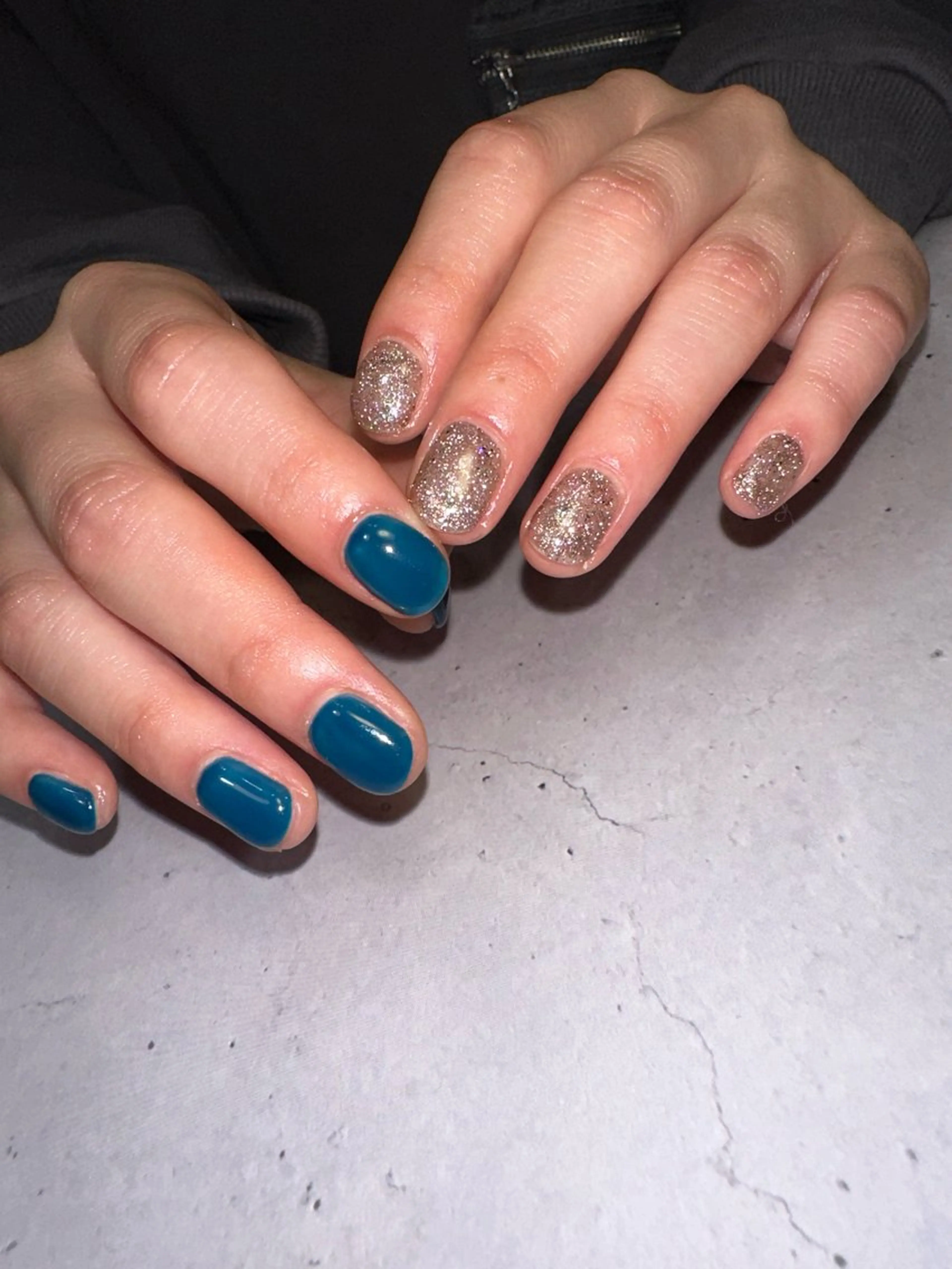 ネイル ブルー フットネイル マグネットネイル ミラーネイル ニュアンスネイル ハンドネイル nailsalon Daphneのネイルデザイン