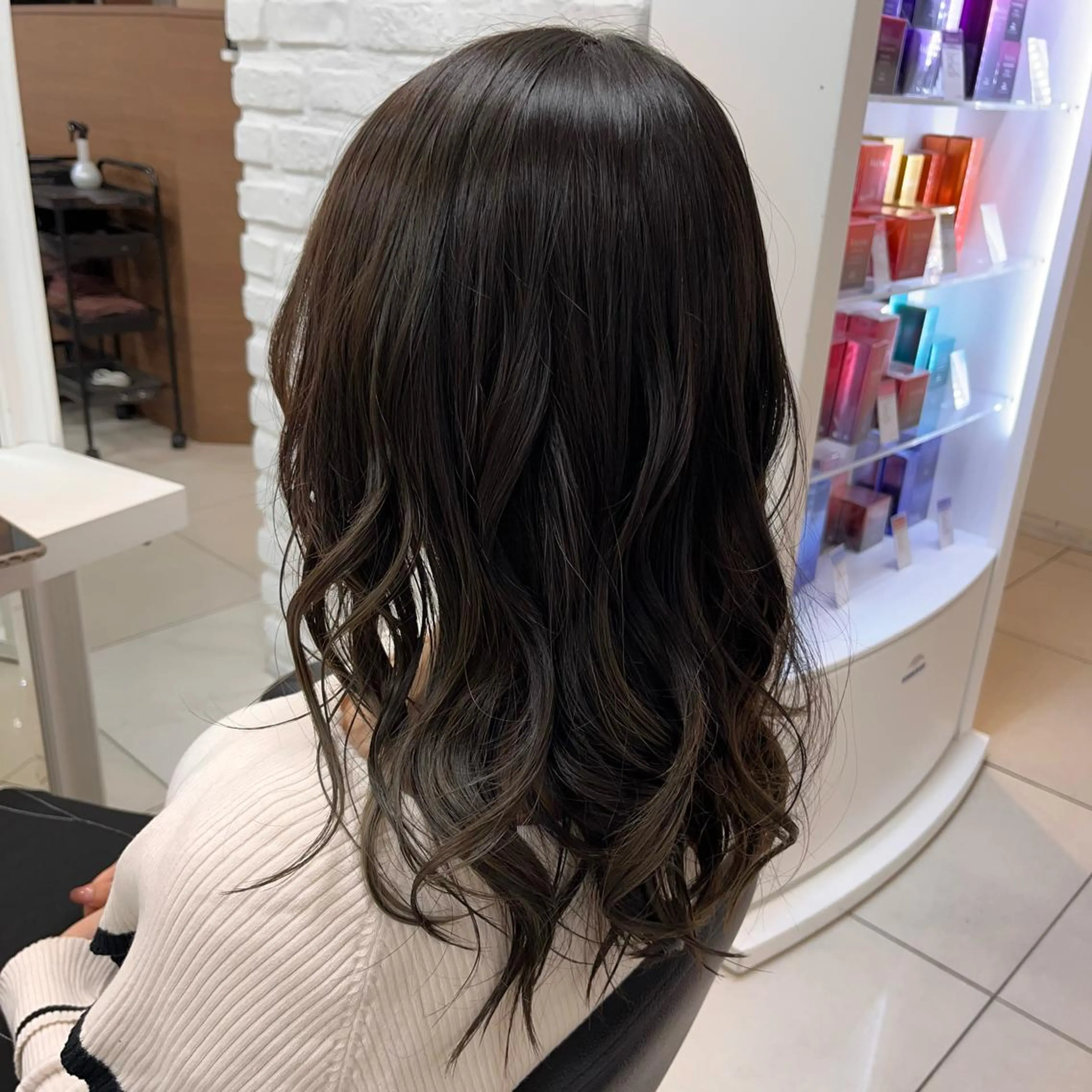 セミロング カラー ベージュカラー イルミナカラー オリーブベージュ カット ヘアカラー トリートメント メンズヘア専門🦊 RYOKAのヘアスタイル