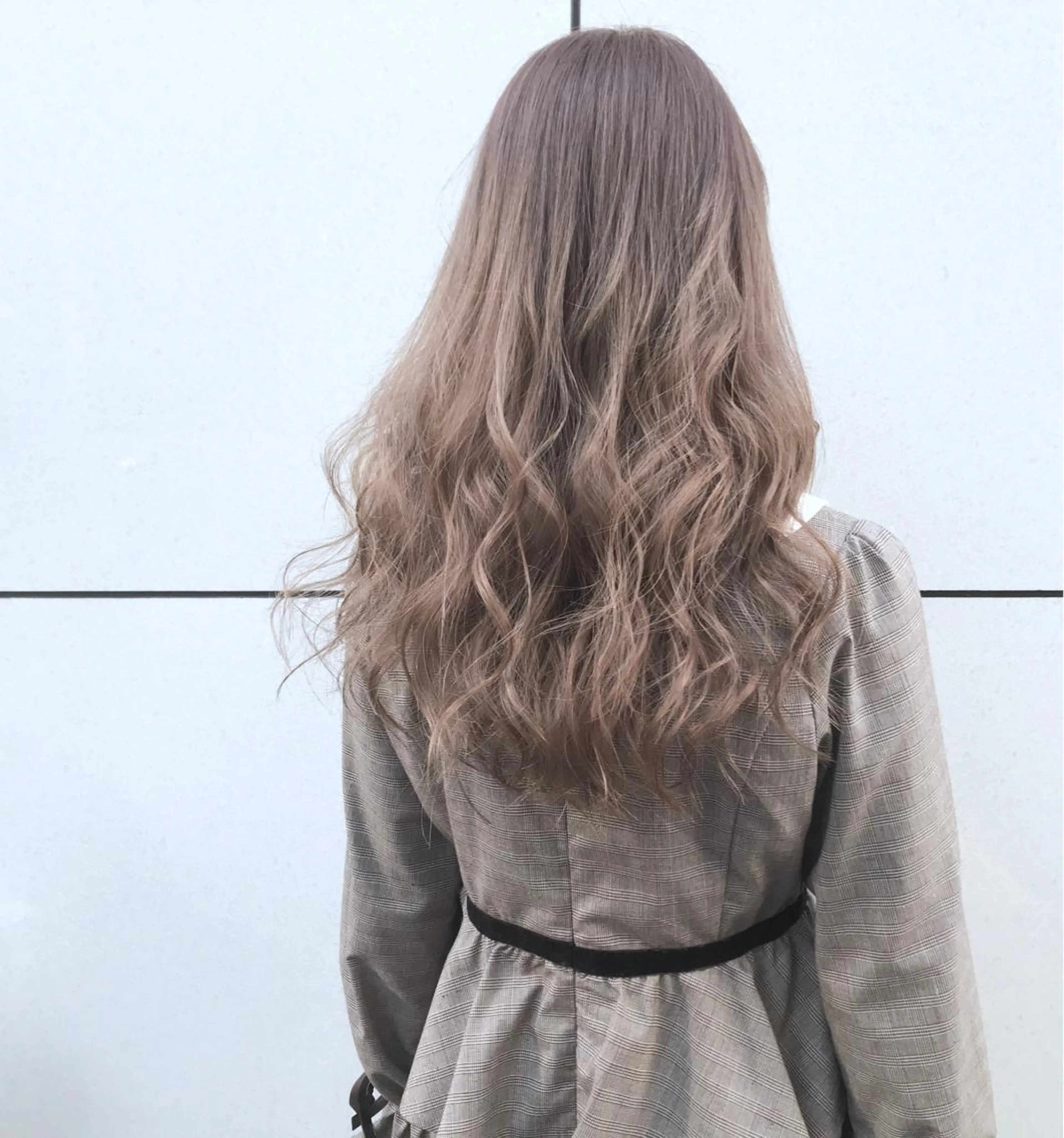 ロング カラー ベージュカラー エクステ（レミー毛） NINEのヘアスタイル