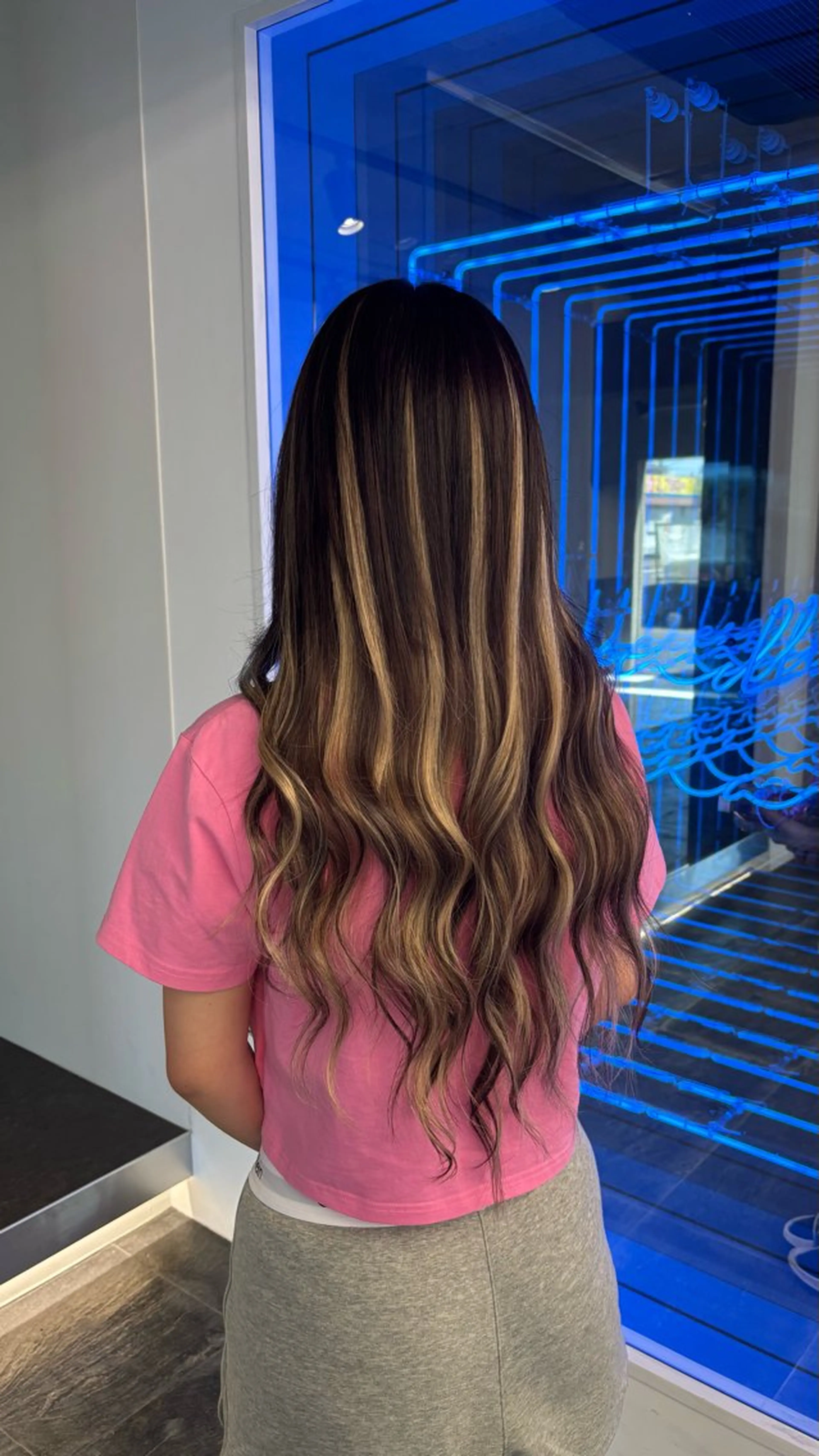 ロング the Help所属・朝斗/ブリーチ /エクステ/ギャルのヘアスタイル