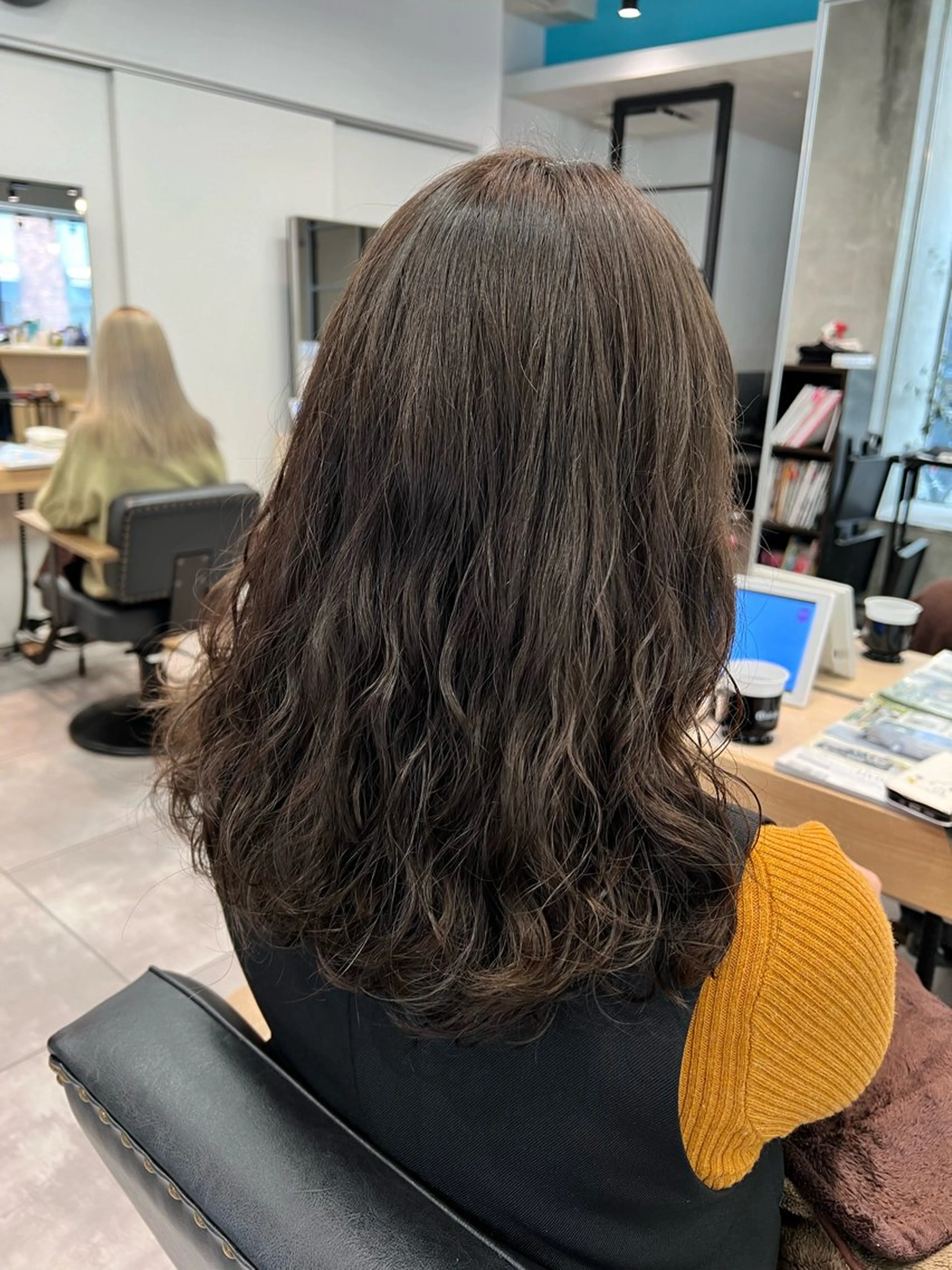 セミロング カラー 🌞レイヤー×カラー 前川那津美🌞のヘアスタイル