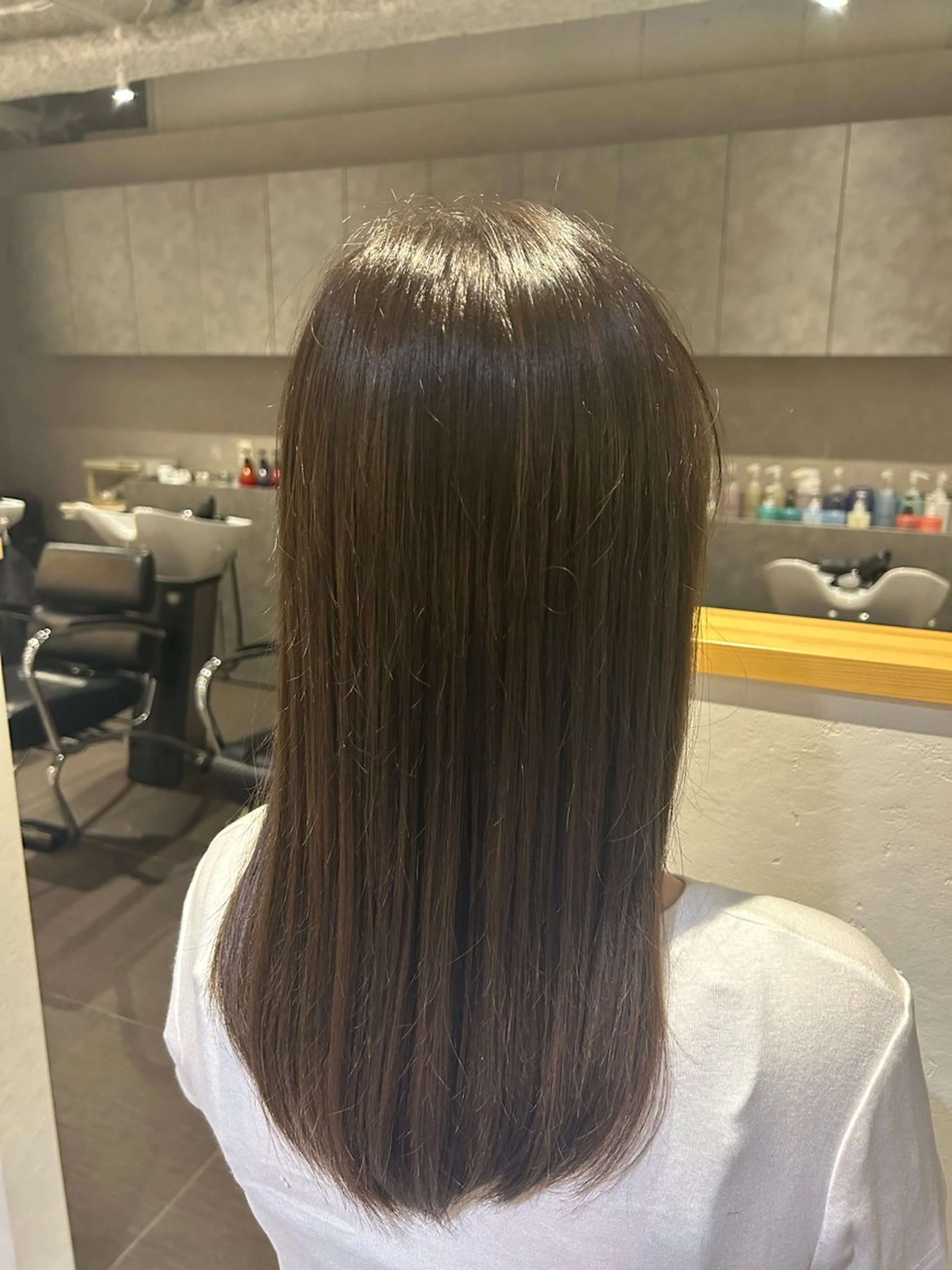 セミロング カラー ブリーチ 透明感カラー hinano ヒナノのヘアスタイル