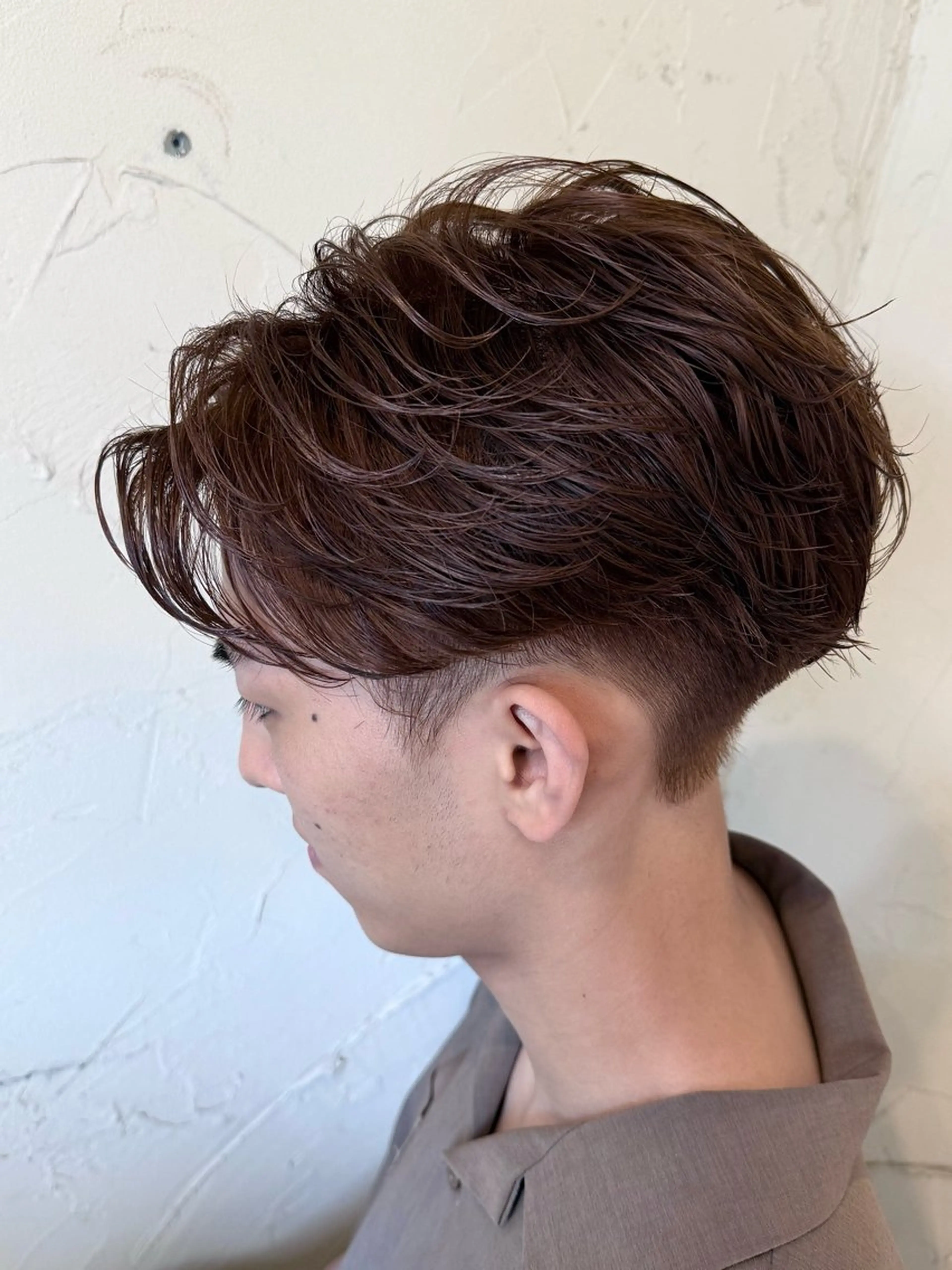 ショート カラー パーマ メンズ フェザーパーマ メンズパーマ ブラウンカラー カット ヘアカラー パーマ メンズ特化/パーマ指 名No.1/百瀬太郎のヘアスタイル