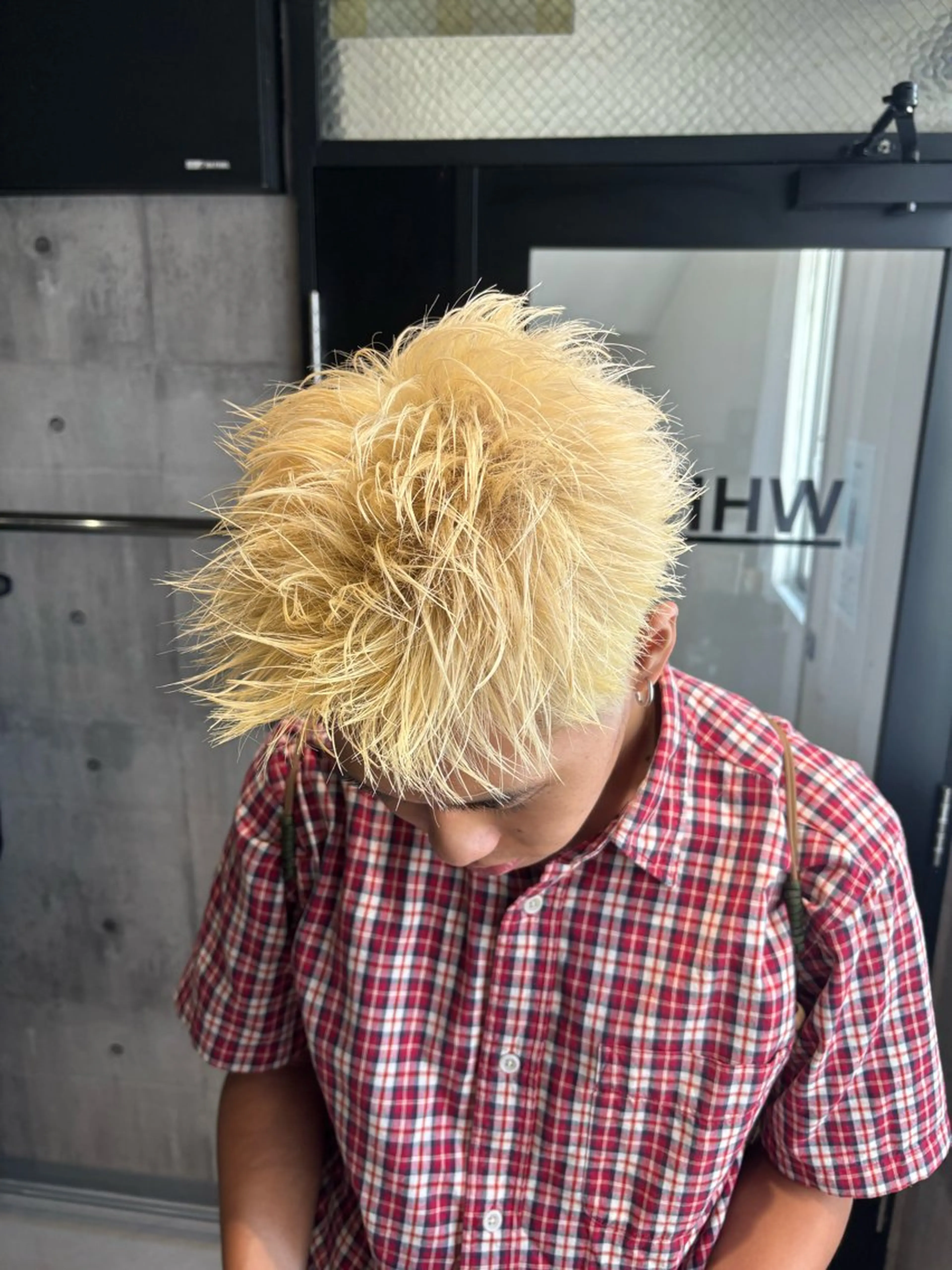 カラー メンズ ブロンド カット ヘアカラー トリートメント _white【京橋店】所属・_WHITE / KENTOのヘアスタイル