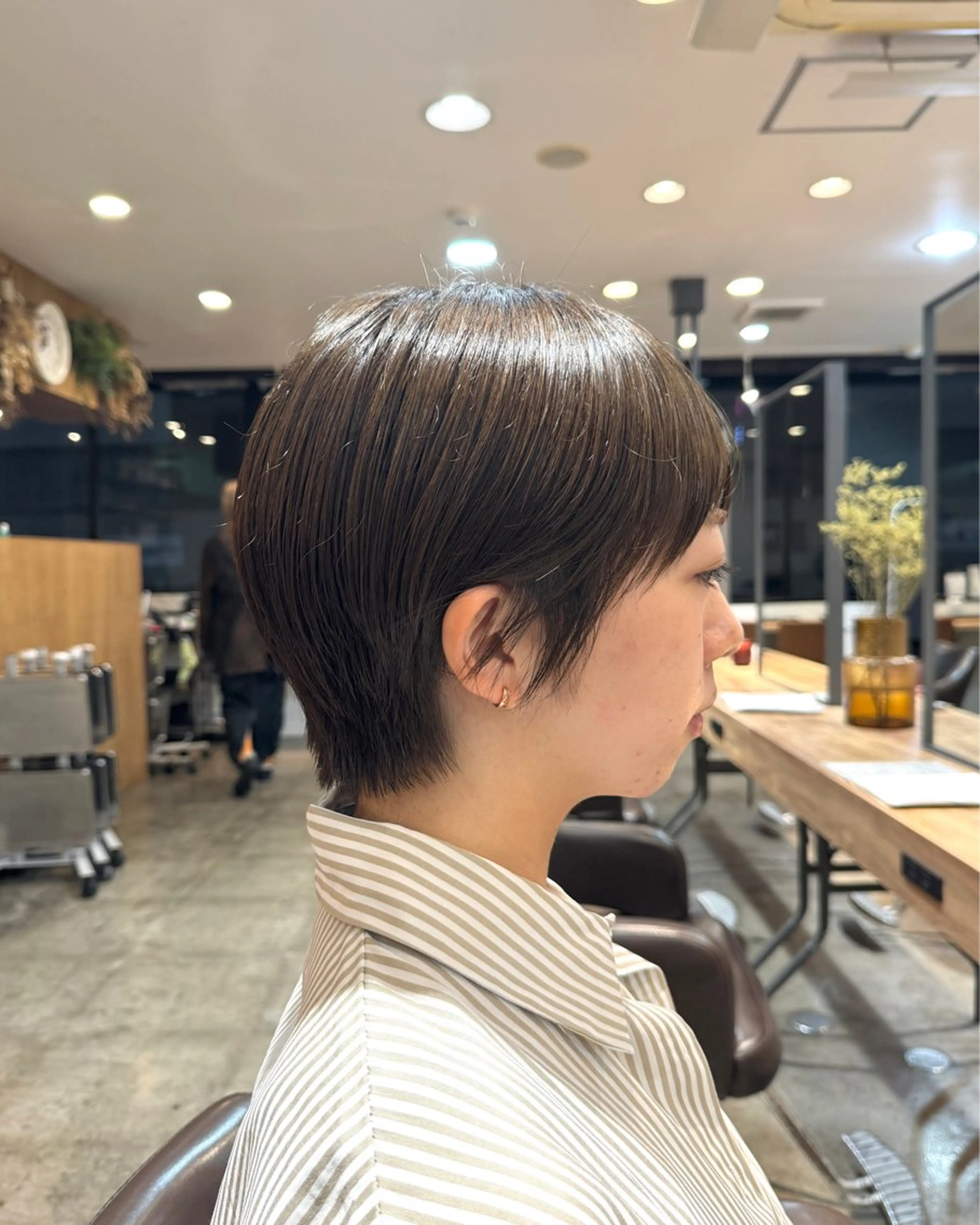 ショート カラー オリーブグレー ショートヘア 聖斗 /ハイトーン/パーマのヘアスタイル
