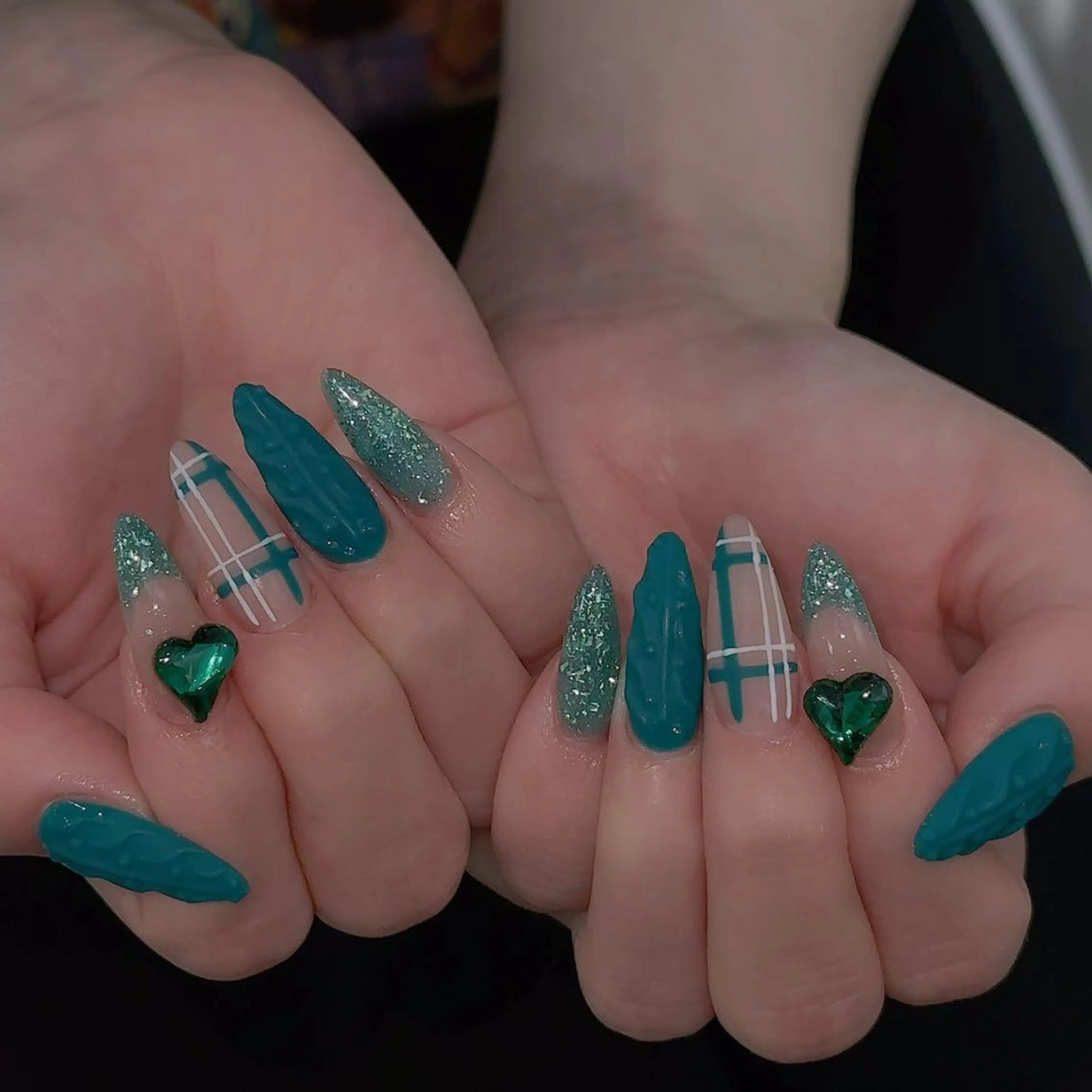 ネイル ハンドネイル Queens テイのネイルデザイン