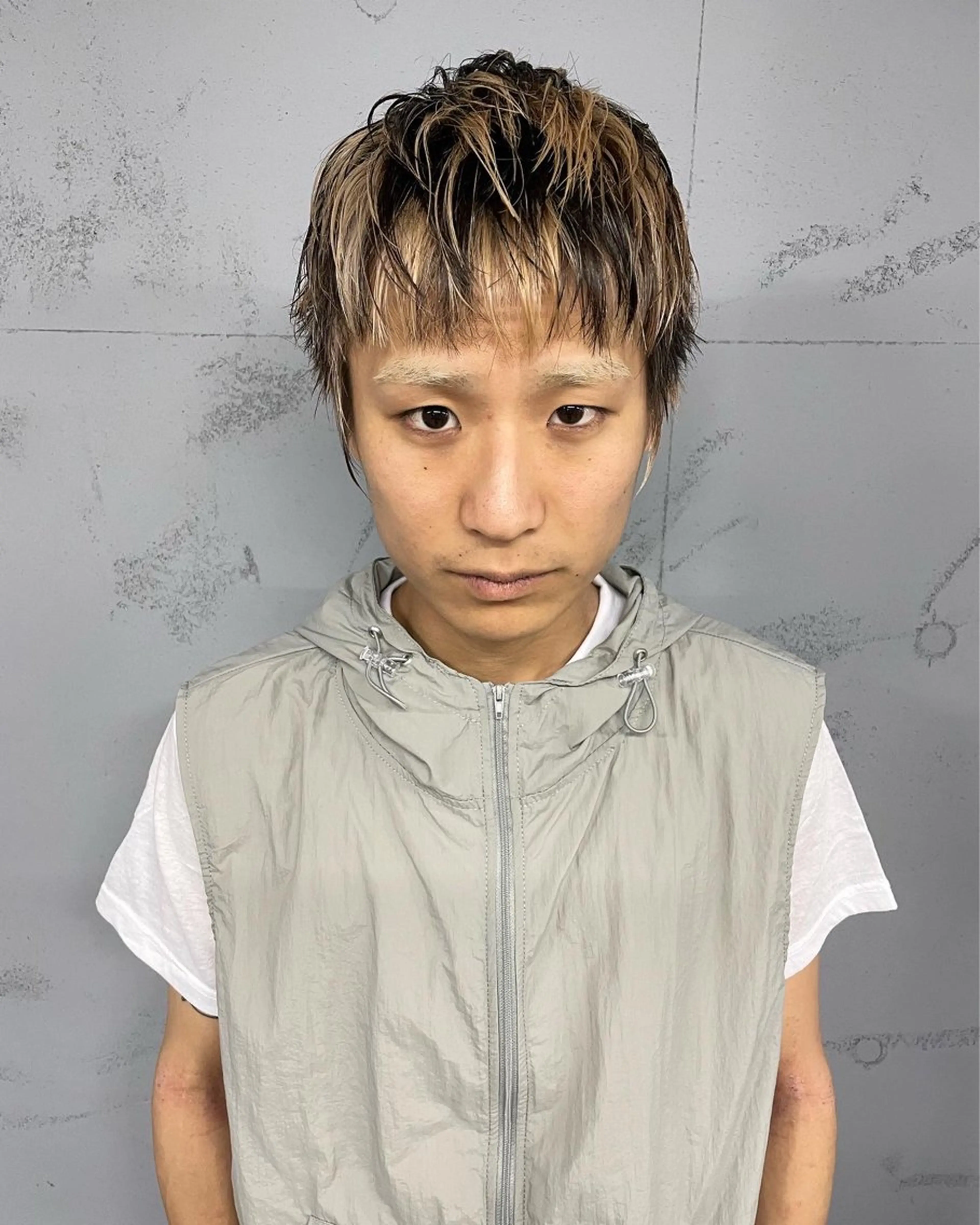 カラー メンズ メンズハイライト メンズショート ハイライトカラー カット ヘアカラー darts所属・マツダ レンのヘアスタイル