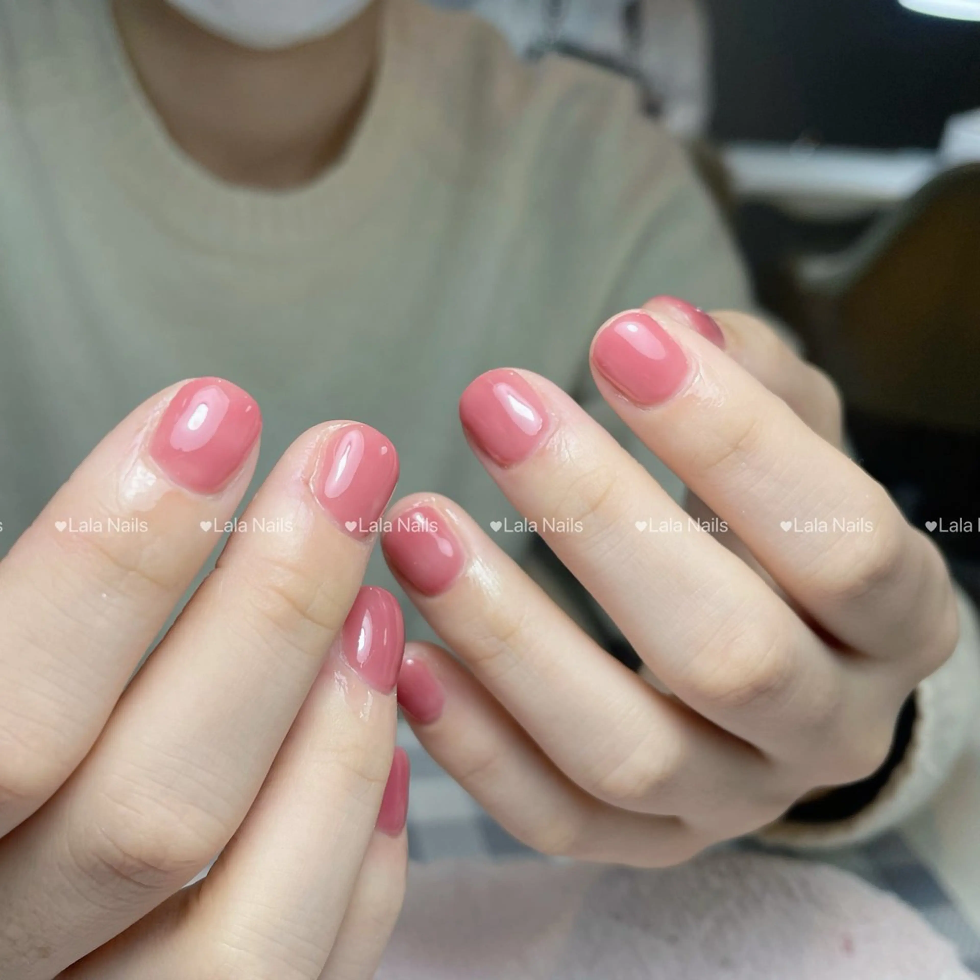 ネイル アートネイル 長さ出し フレンチネイル グラデーション キラキラネイル ハンドネイル ハンドケア Lala Nails所属・Lala Nailsのネイルデザイン
