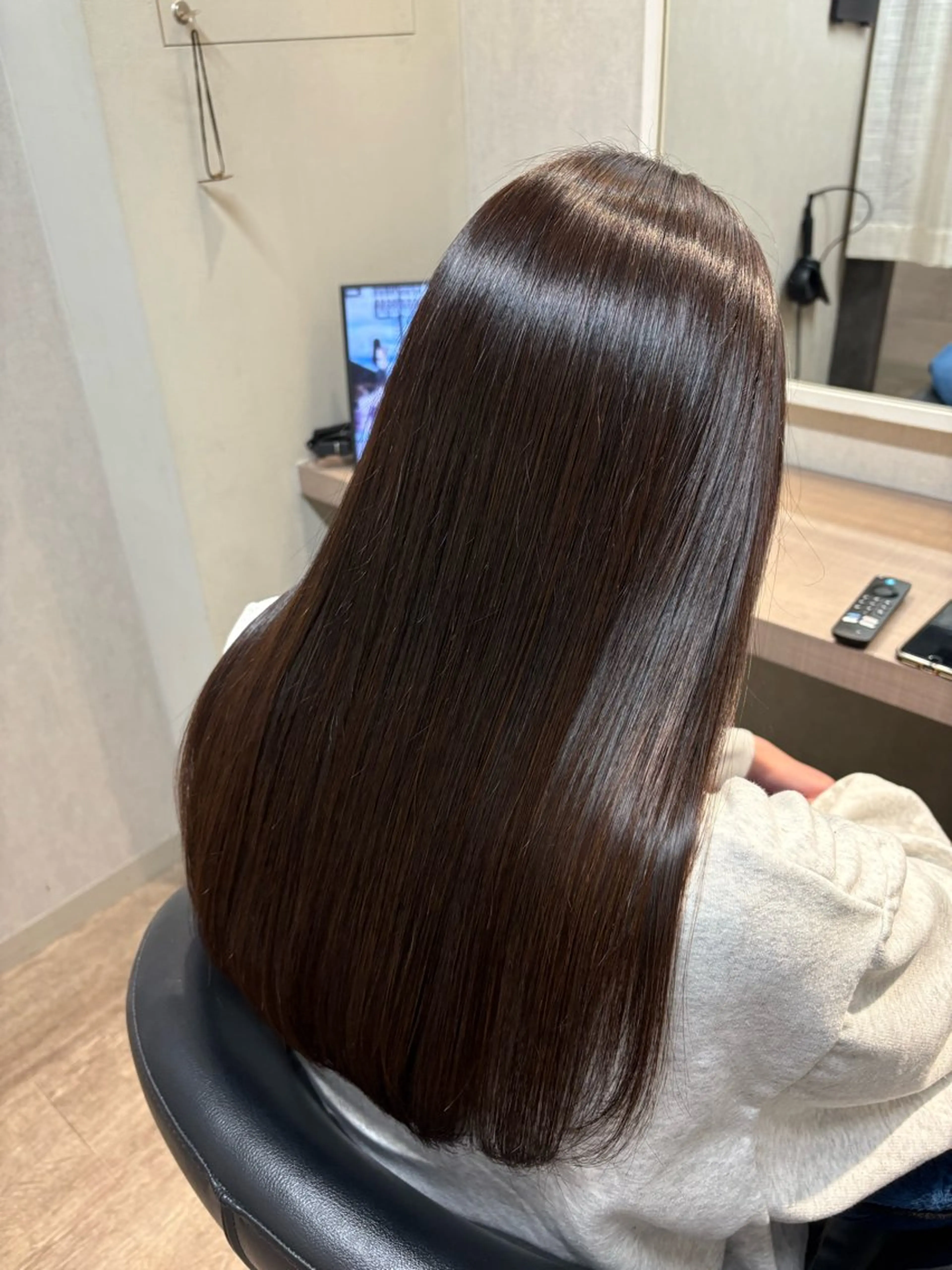 ロング Hirona 縮毛矯正/髪質改善のヘアスタイル